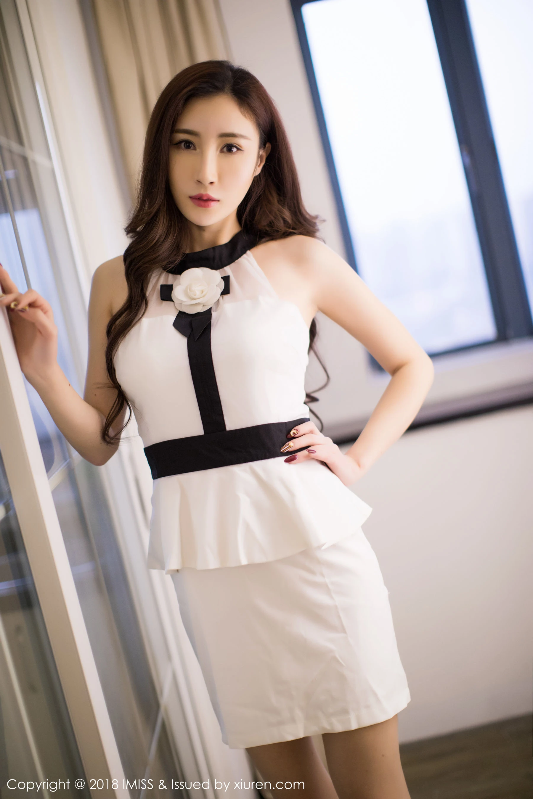 孙梦瑶V《丝袜美腿控》 爱蜜社IMiss Vol.232