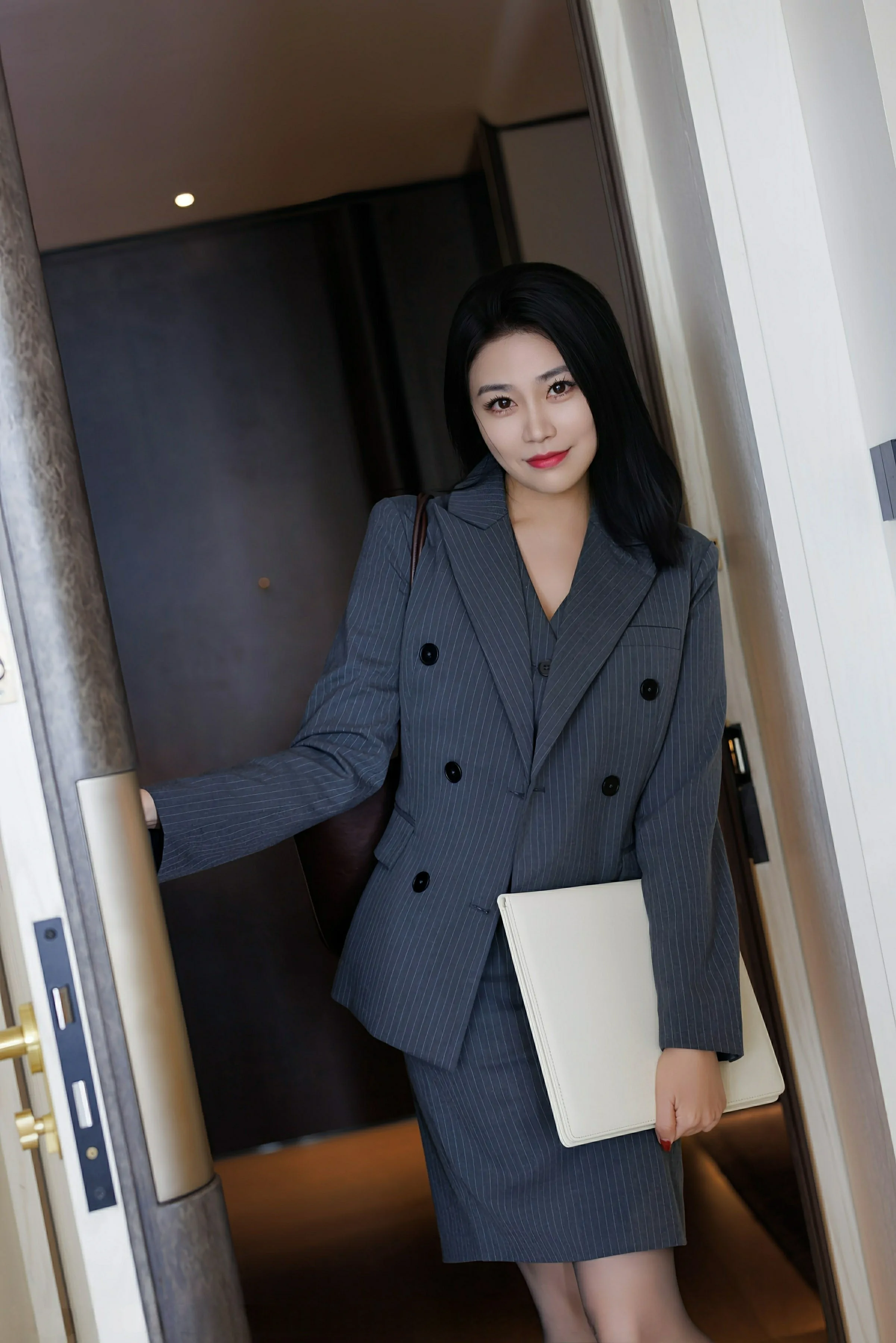 爱蜜社 VOL.787 许诺Sabrina [106P]