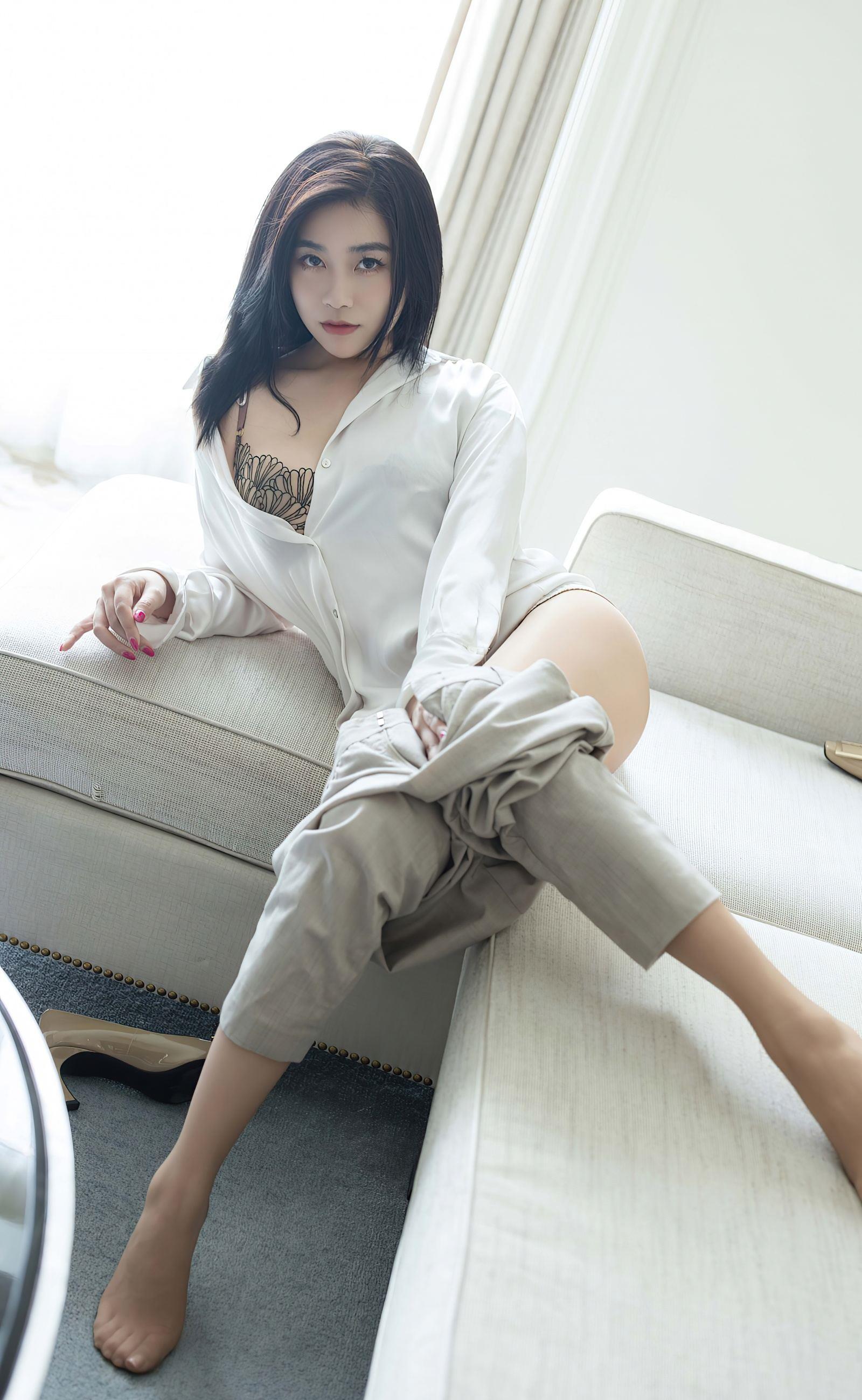 爱蜜社 VOL.800 许诺Sabrina 肉色嘻袜 [40P]