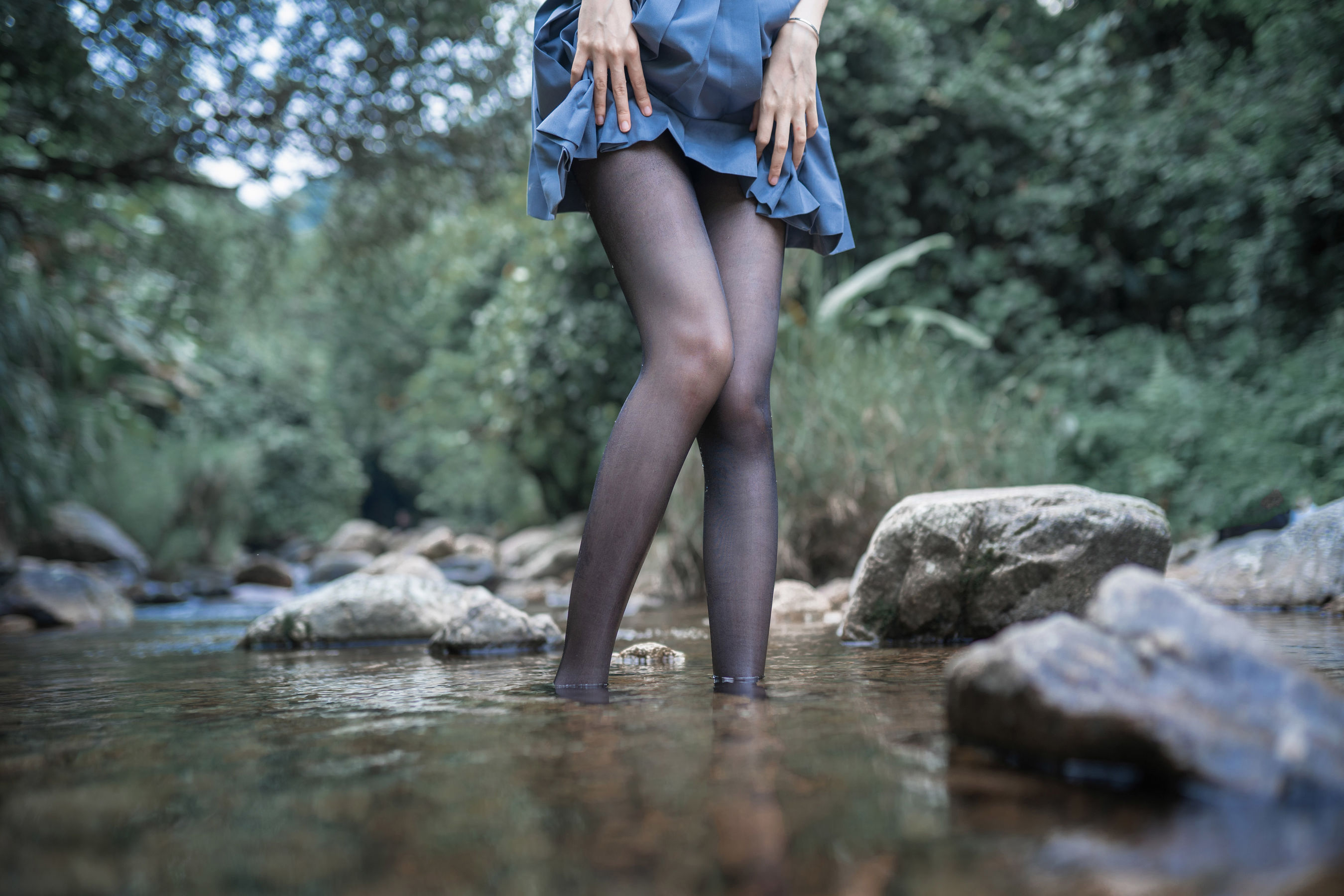 萌系小姐姐木绵绵OwO 水色溪边制服 [51P]