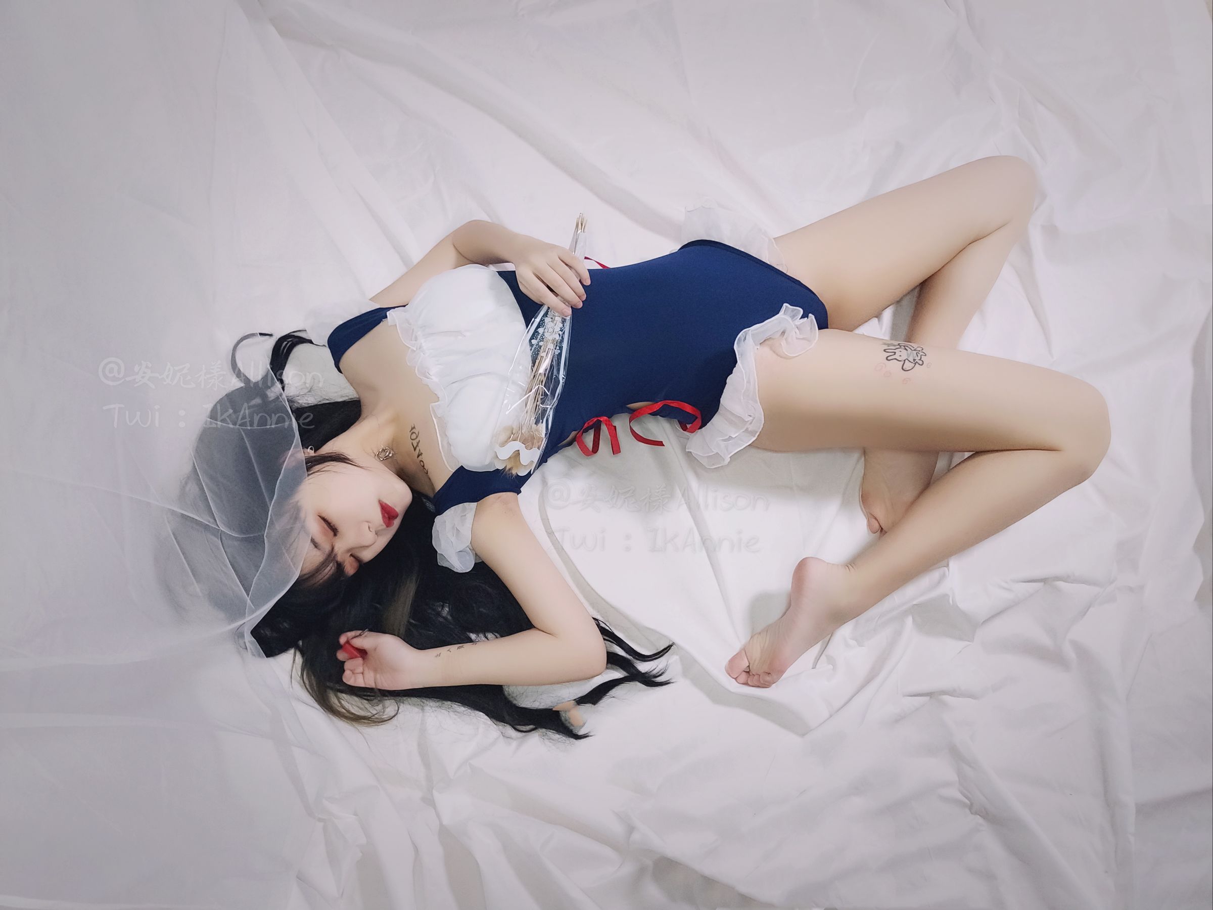 安妮 – 白雪姬泳装 [30P]