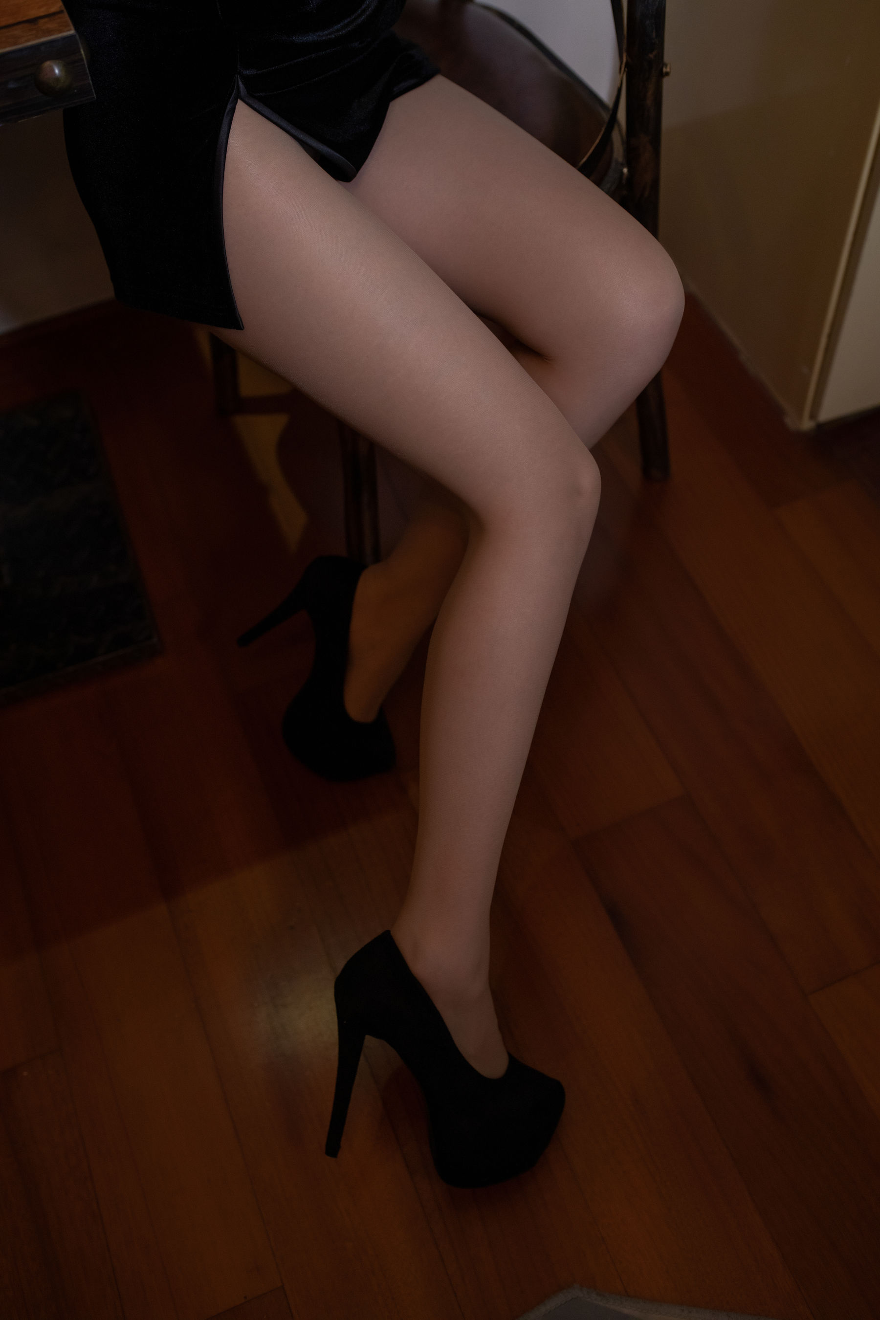 疯猫ss – 肉丝黑旗袍 [40P]