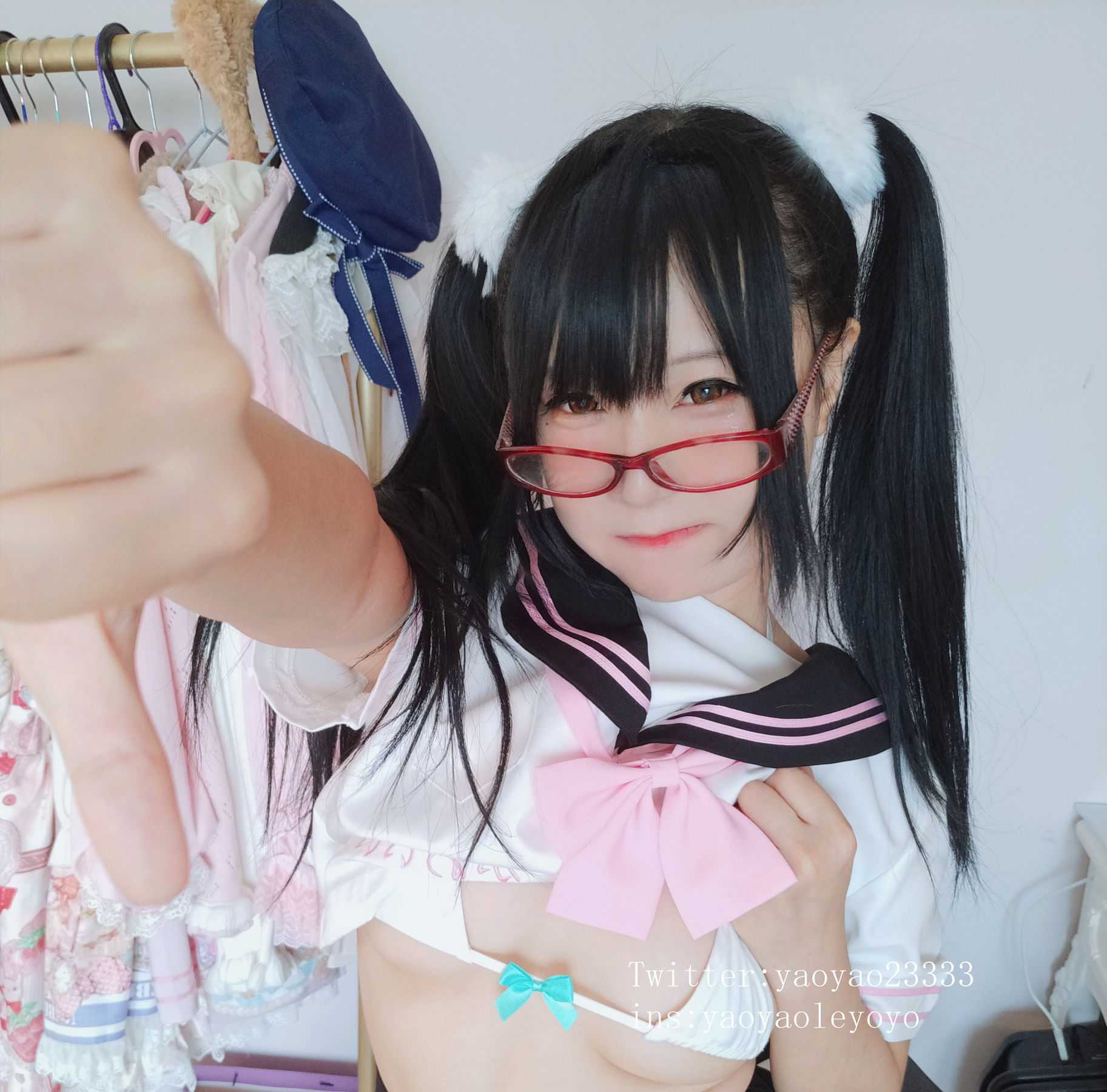 [Cosplay写真] 萌妹子Coser摇摇乐yoyo – 黑丝小恶魔 [92P]