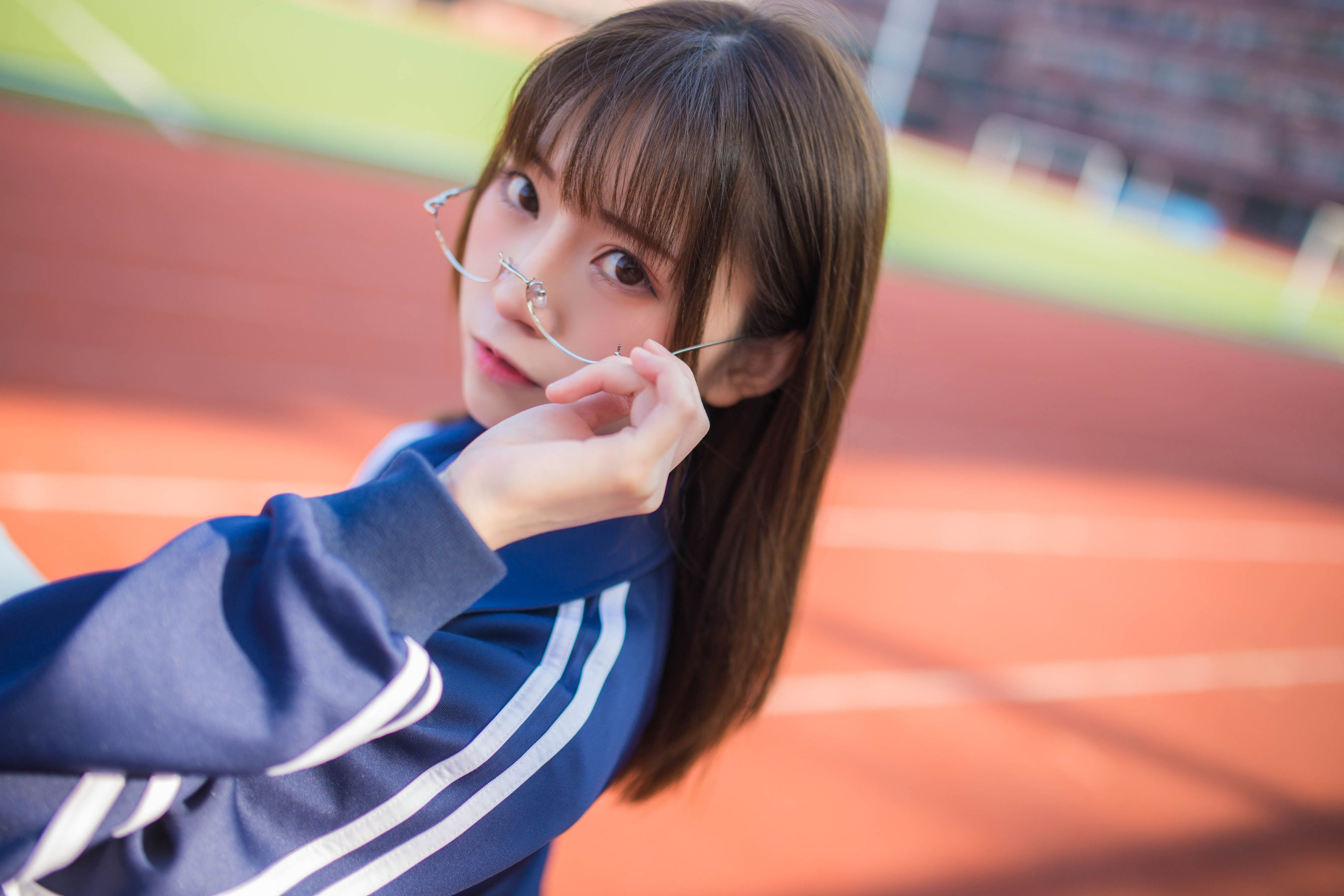 动漫博主Kitaro_绮太郎 蓝色运动服女孩 [13P]