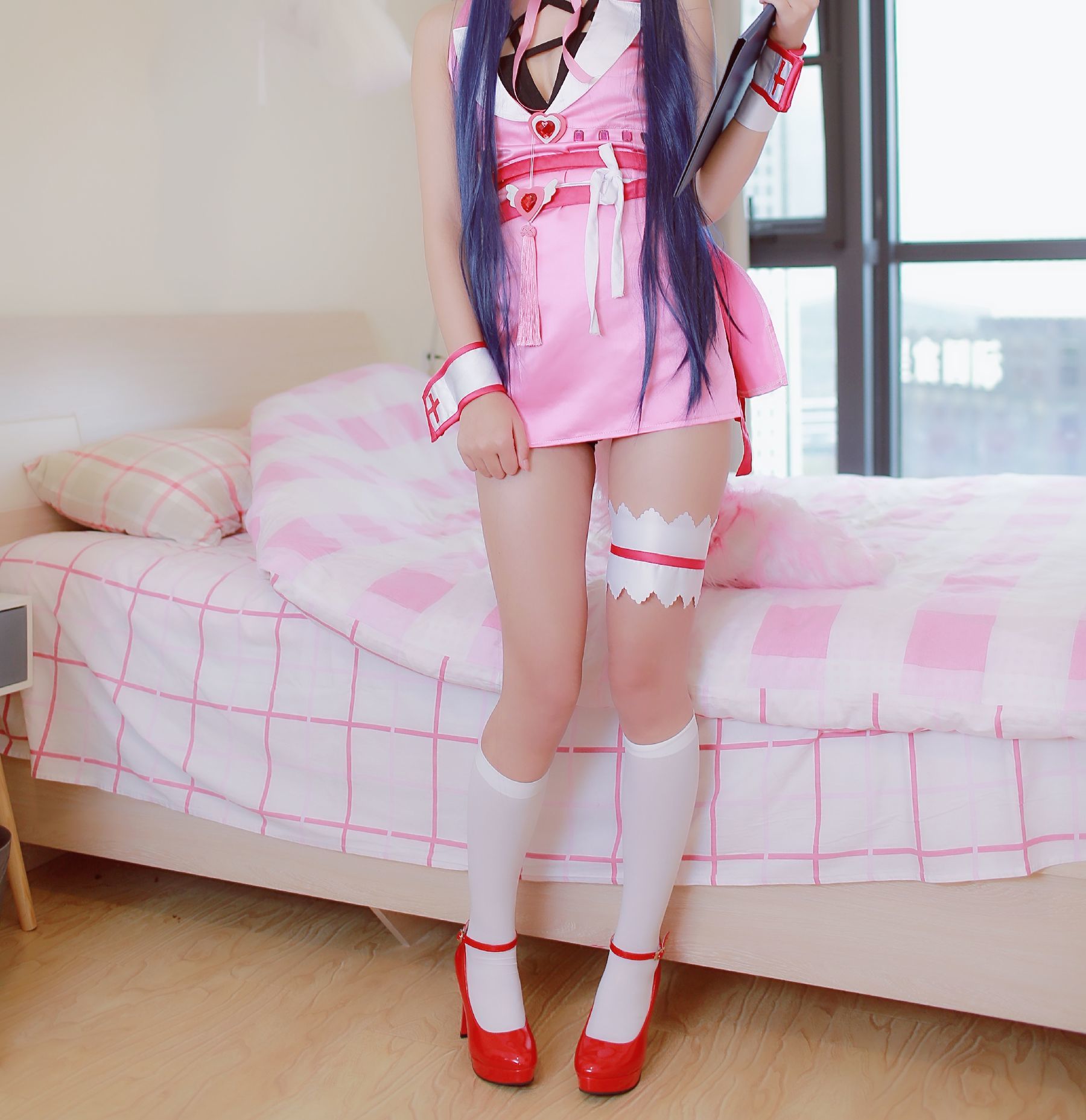 [萝莉COS] 清纯少女五更百鬼 – 阿狸护士服 [37P]