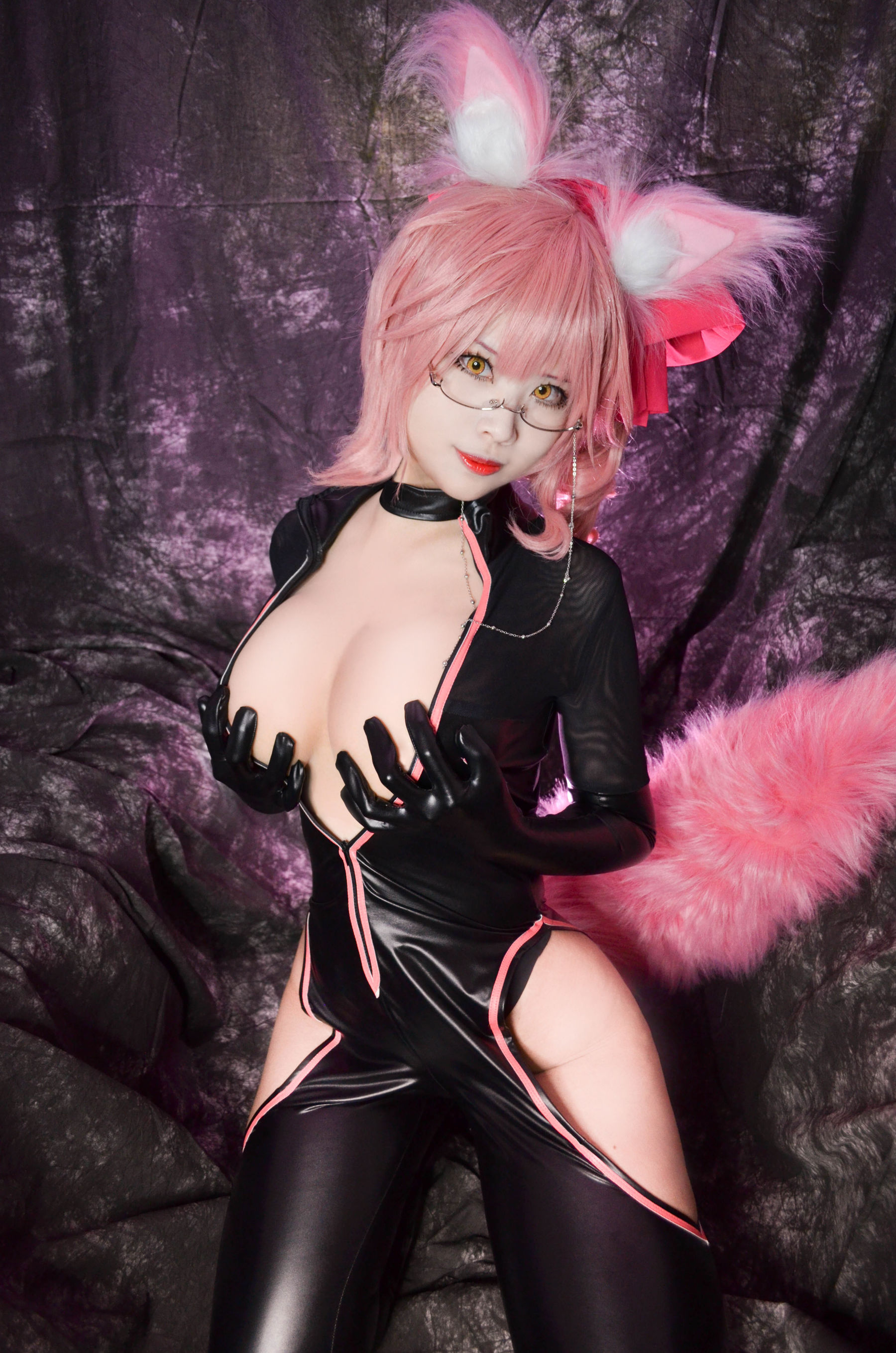 [Cosplay写真] Coser萱-KaYa – 玉藻前 皮衣Ver [15P]