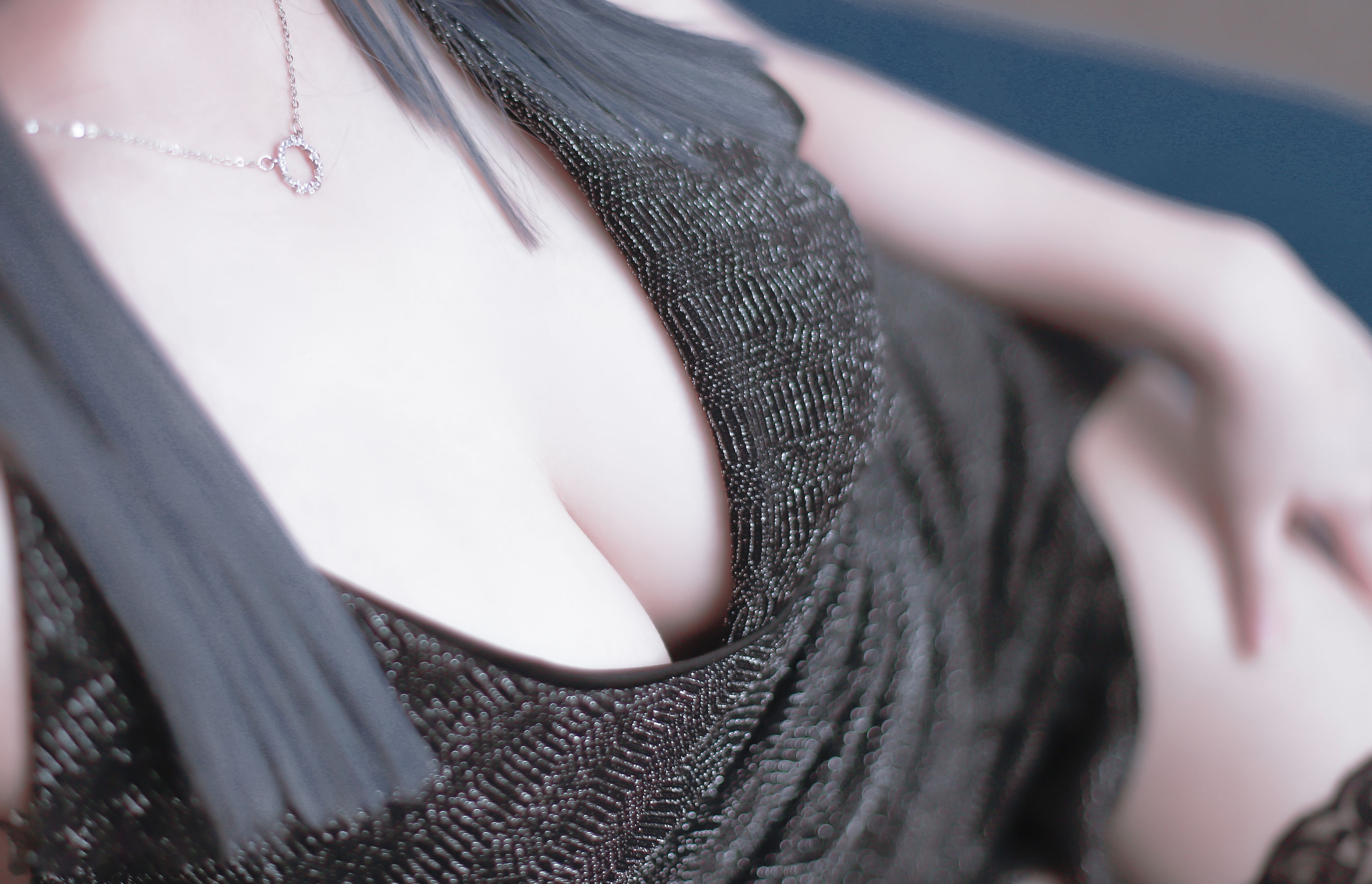 Cosplay日奈娇 – 黑色礼服 [40P]