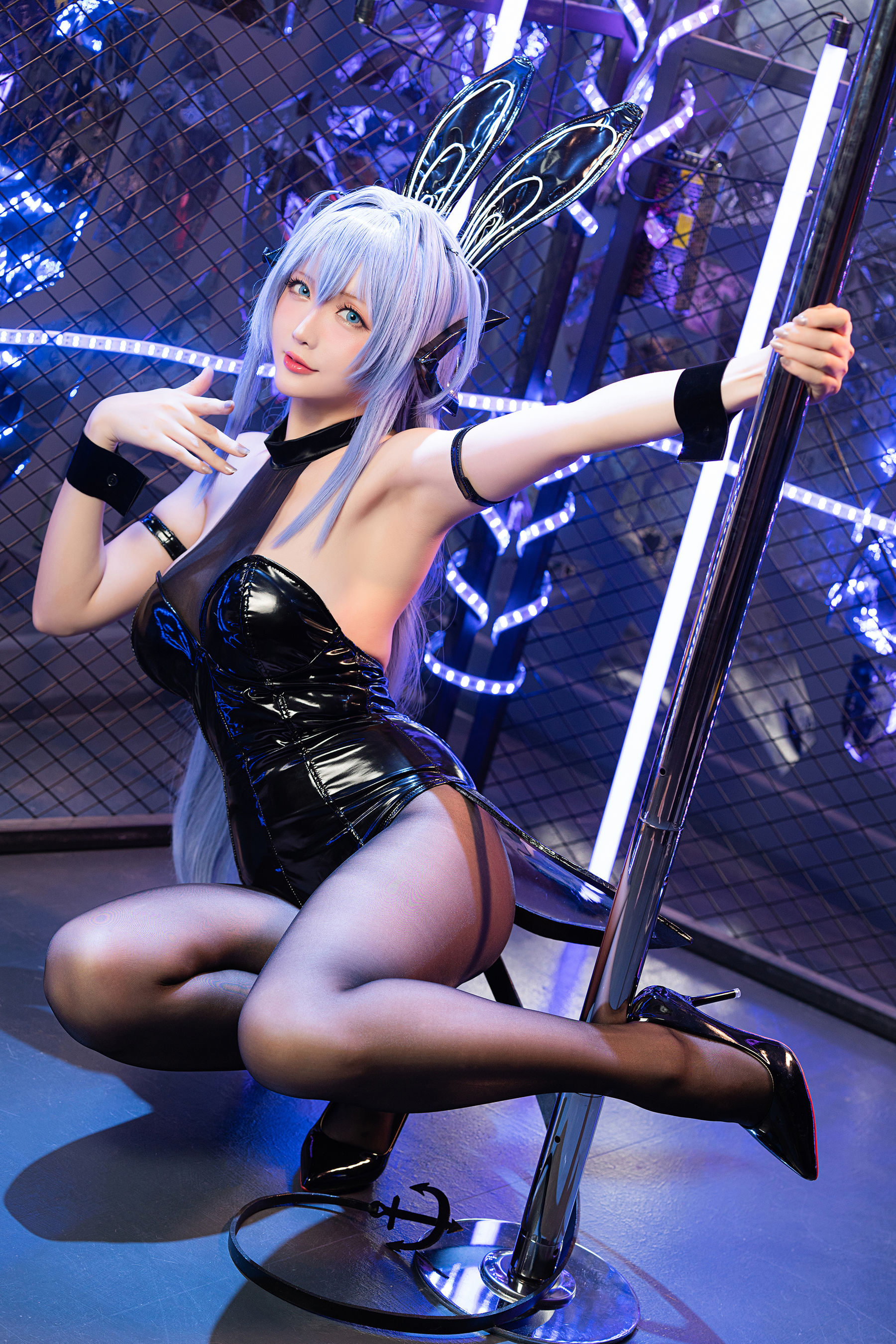 Coser小姐姐星之迟迟 – 纯白と漆黑《花园》 [31P]