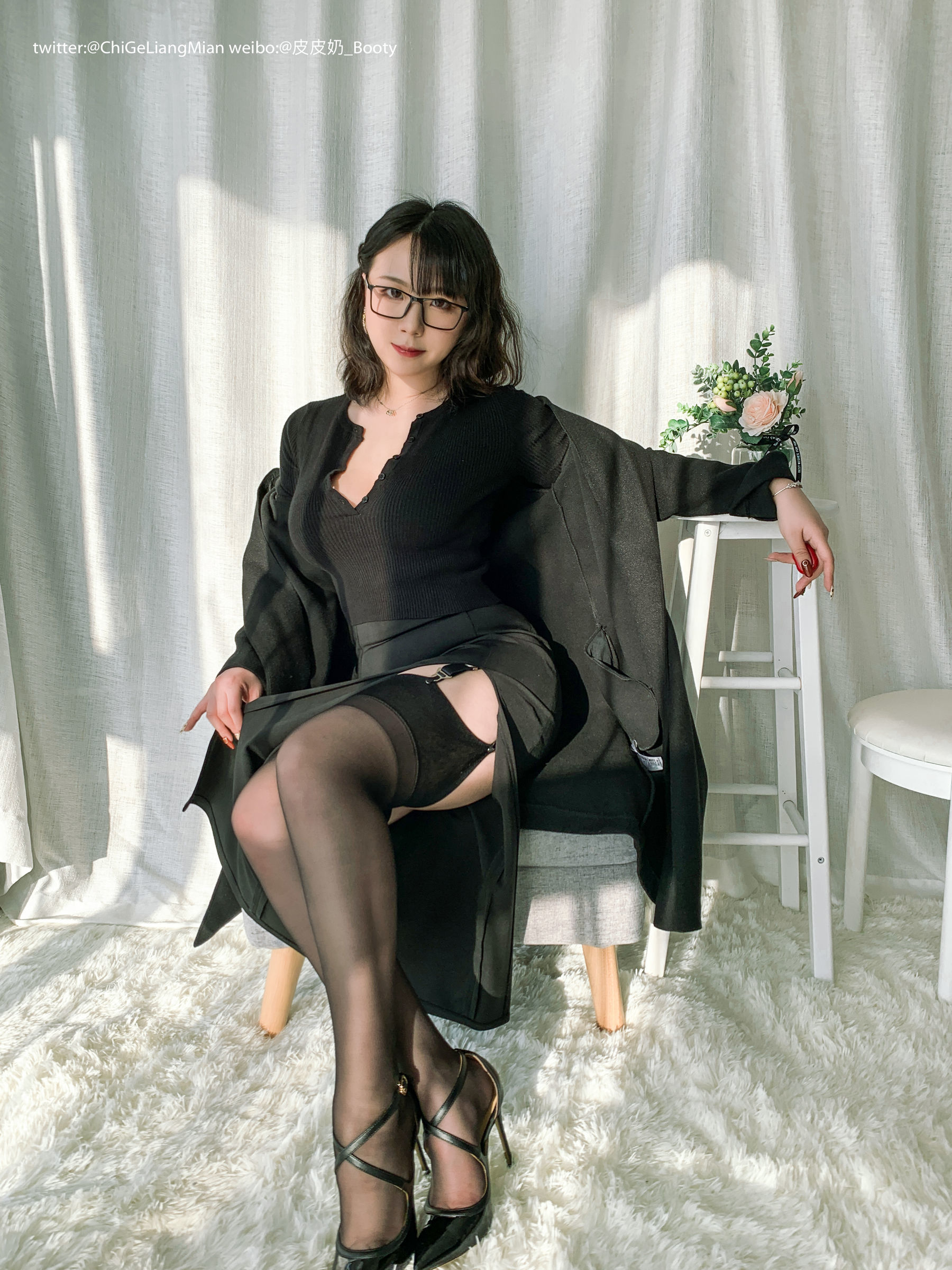 皮皮奶可可爱了啦 黑色OL [120P]