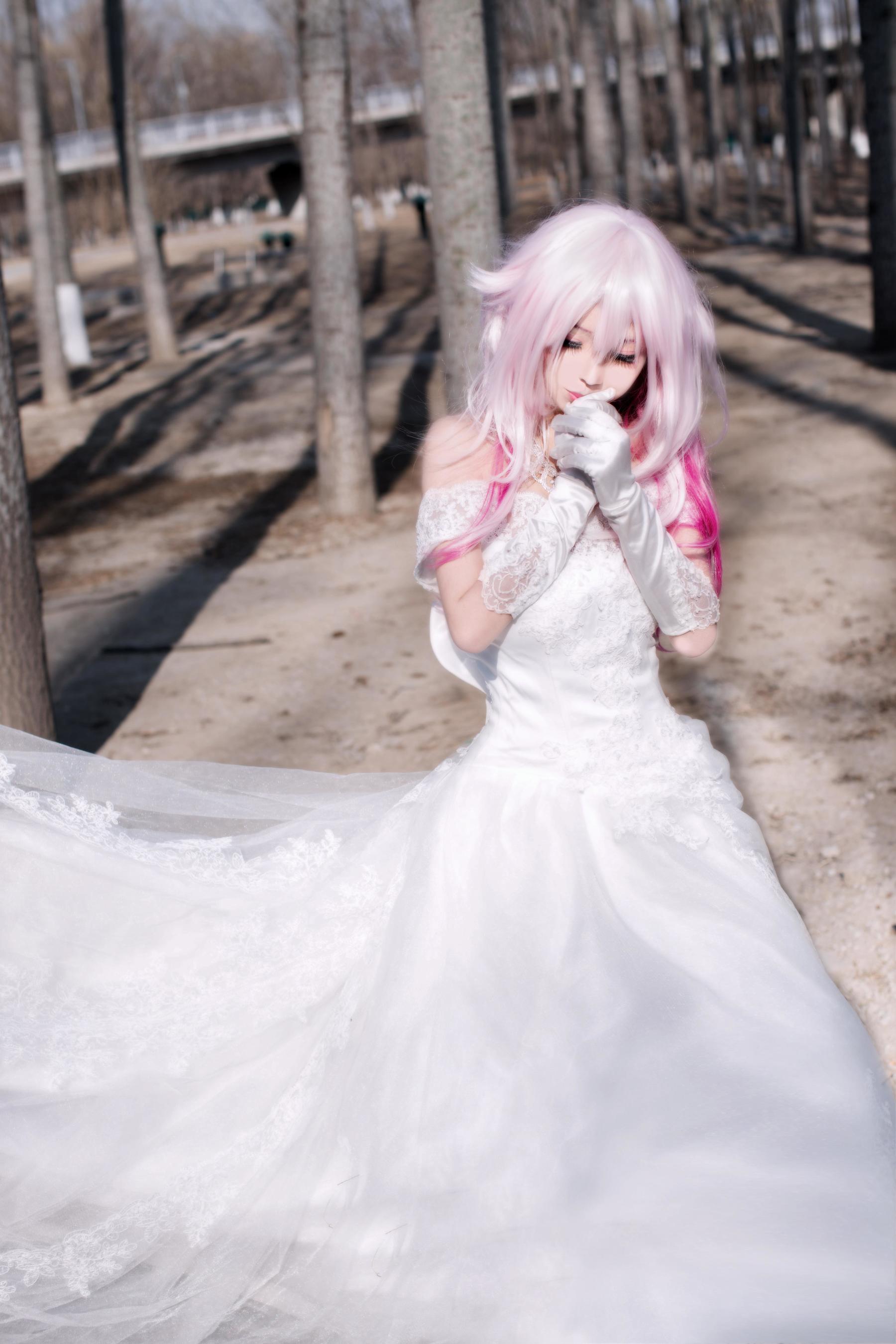 [Cosplay写真] 萌妹白易子教主 – 罪恶王冠 [6P]