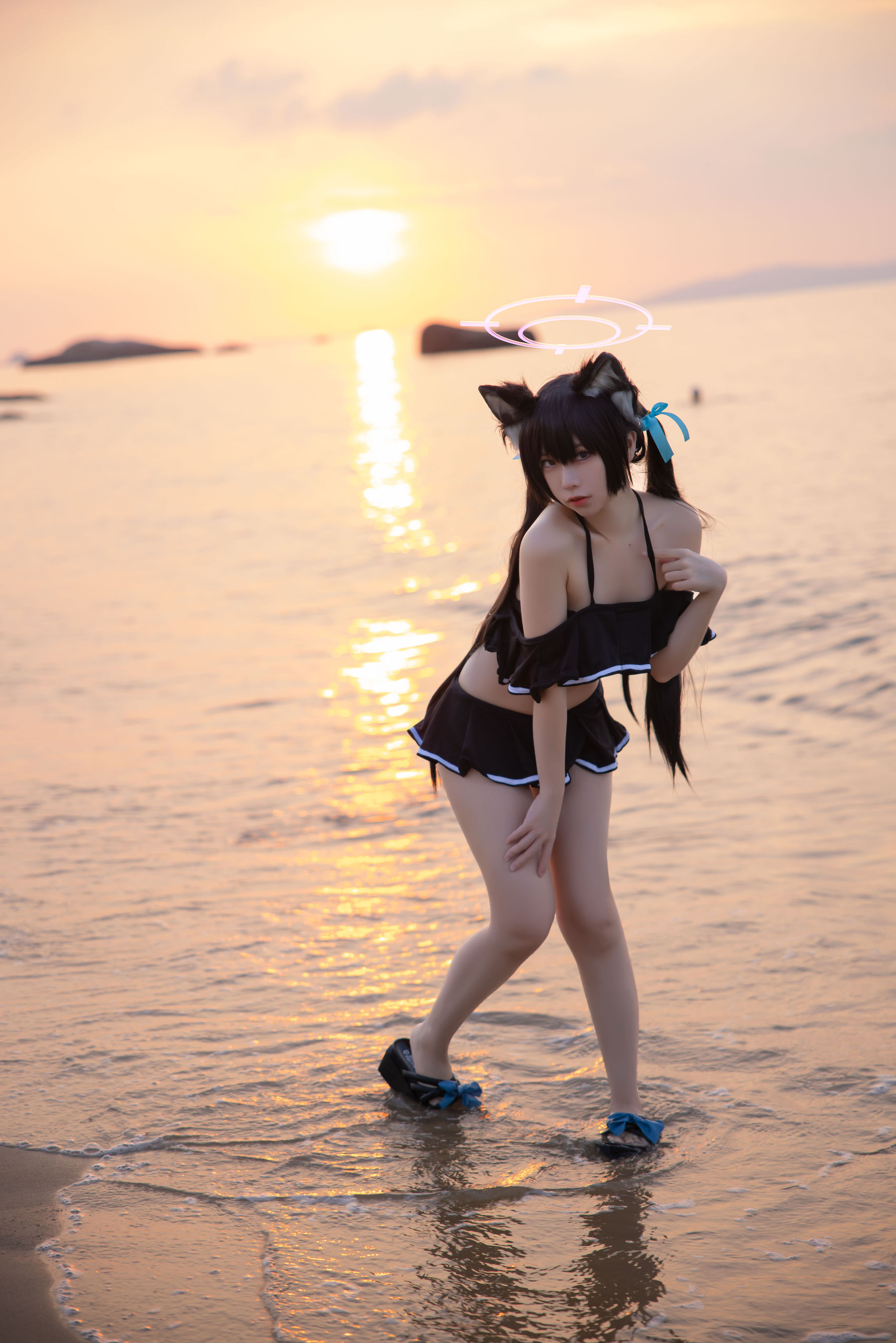 动漫博主G44不会受伤 – 碧蓝档案 黑見芹香 海边泳装 [20P]