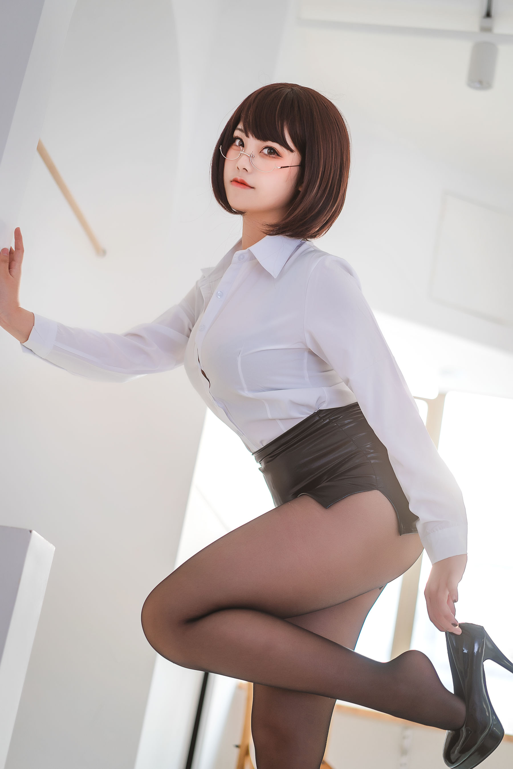 萌系小姐姐蜜汁猫裘 – 醉OL [52P]