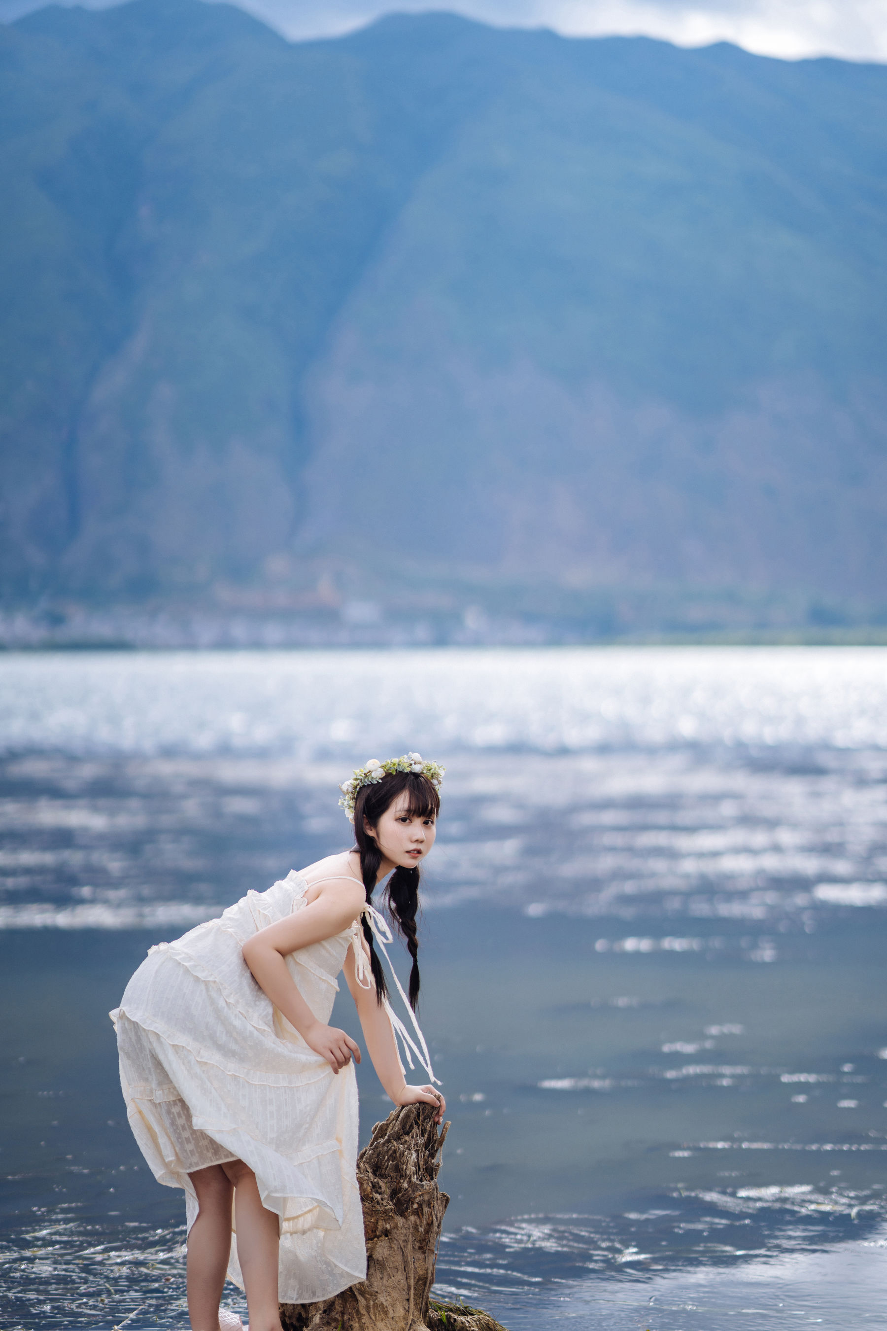 微博福利姬镜酱 – 静夏之花环女孩 [43P]