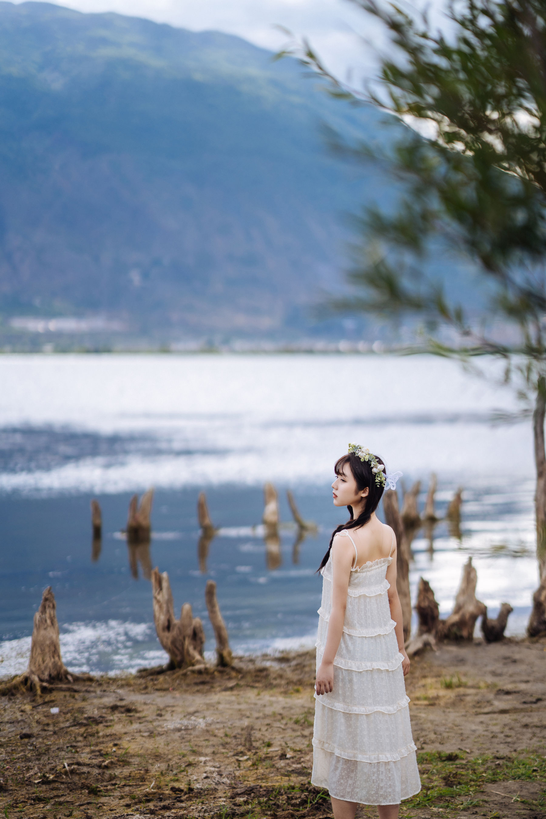 微博福利姬镜酱 – 静夏之花环女孩 [43P]