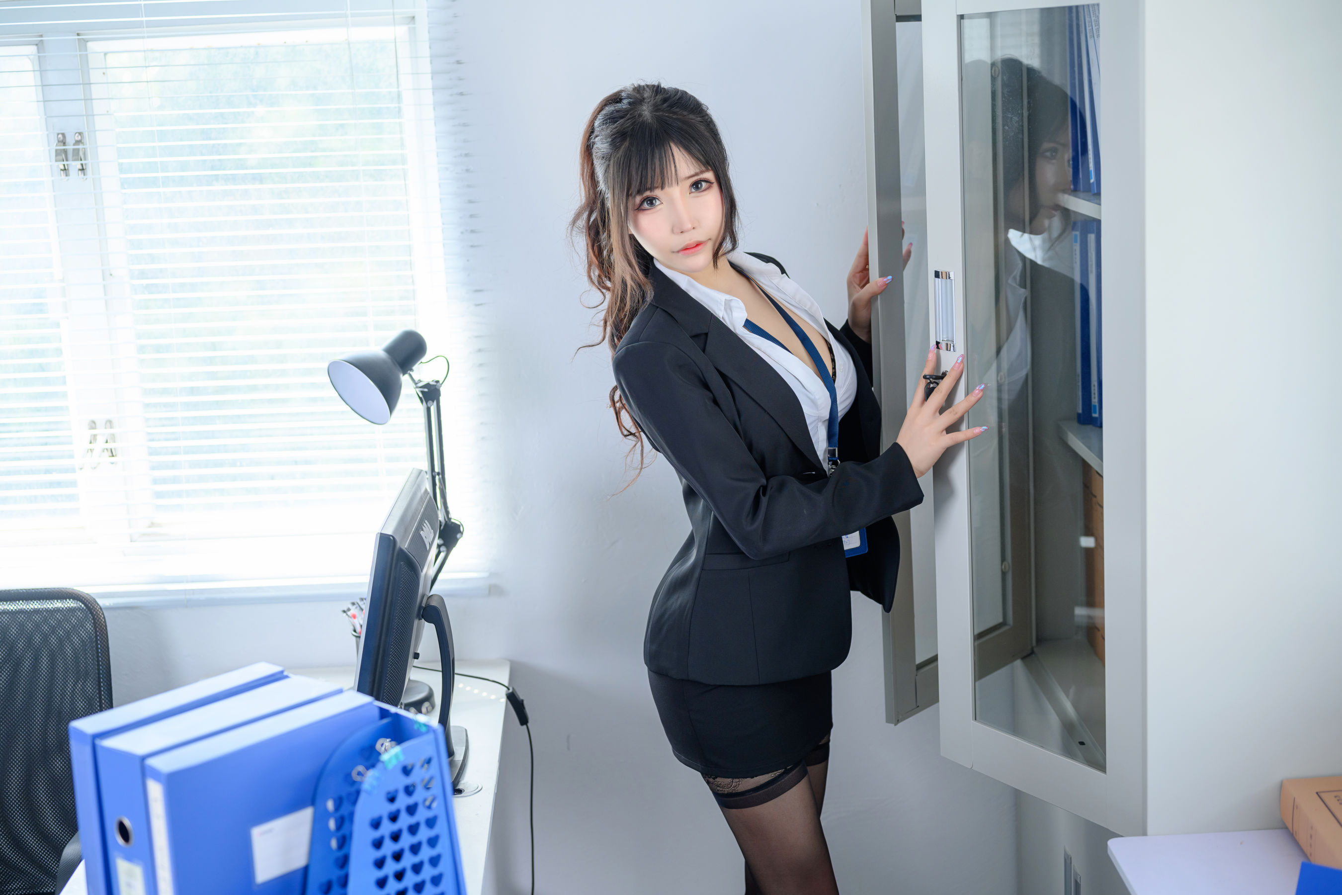 二次元妹子抱走莫子aa – OL太太 [78P]