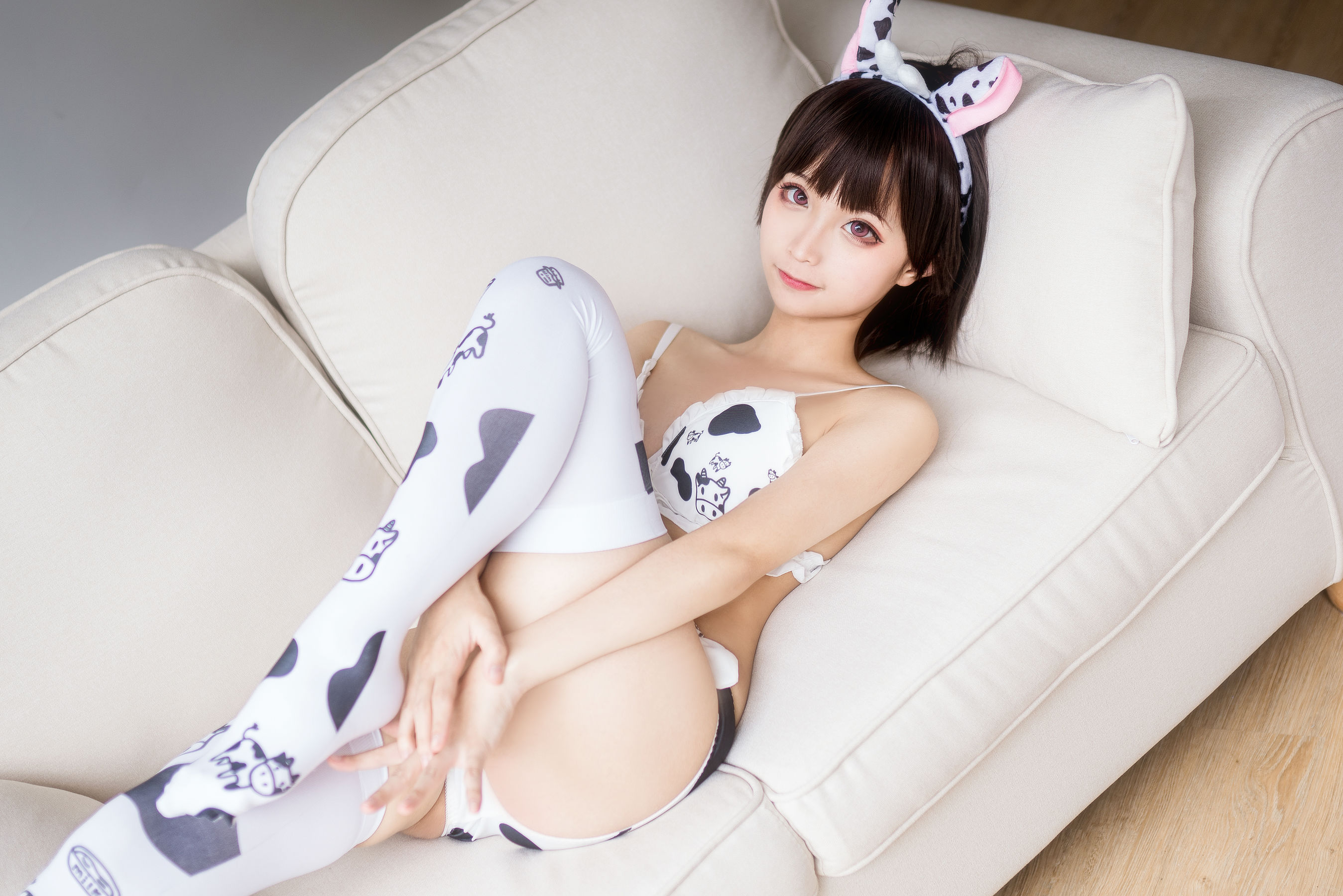 动漫博主蠢沫沫 – 奶牛比基尼 [40P]