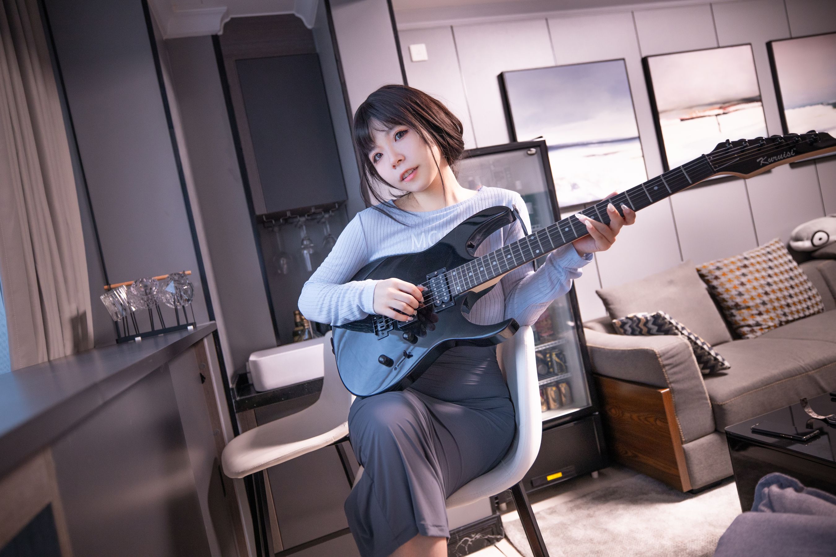 自闭颜球球(无颜小天使wy) – 吉他妹妹 [38P]