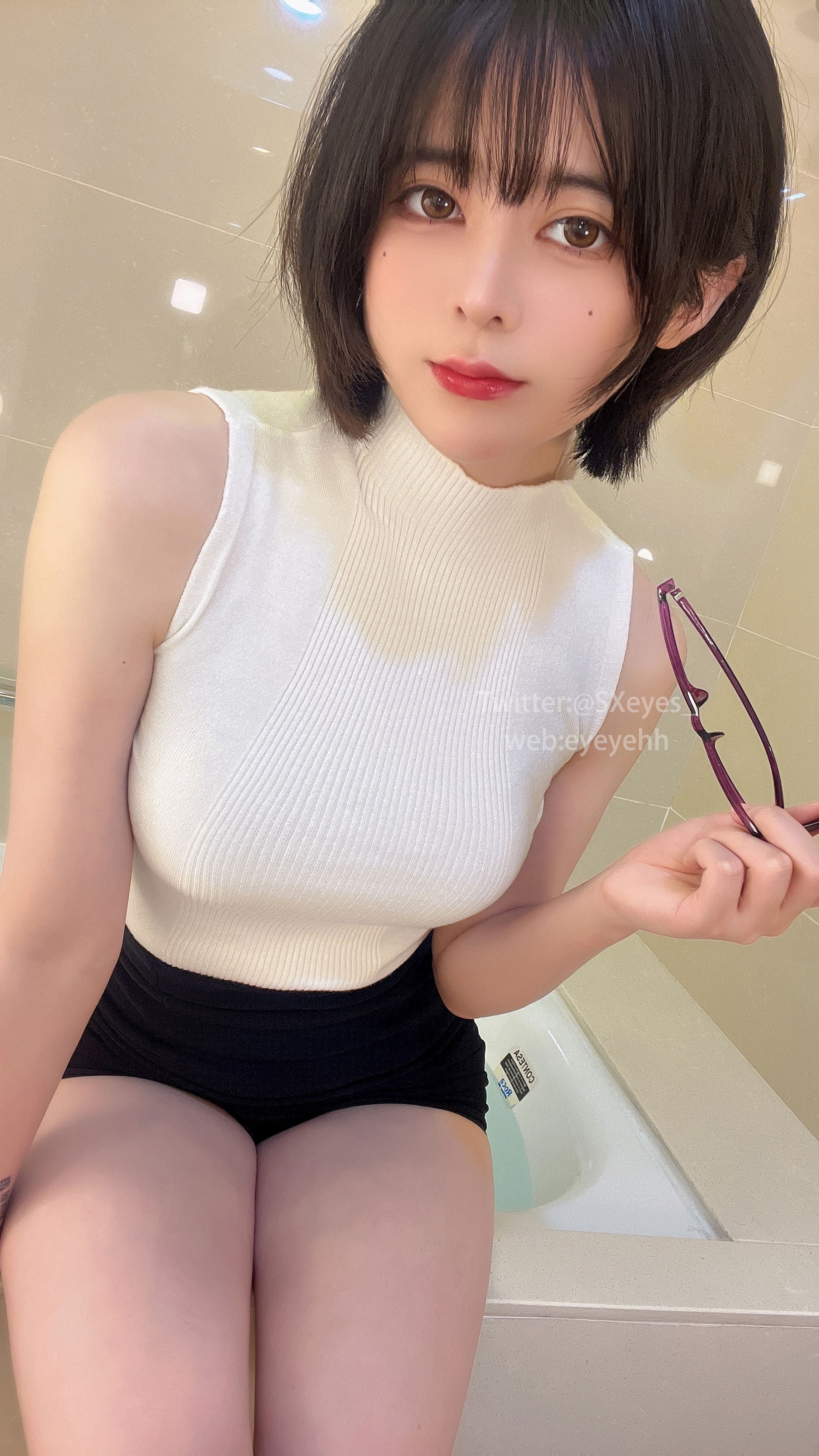 萌妹子眼酱大魔王w – 风吕に入る [26P]