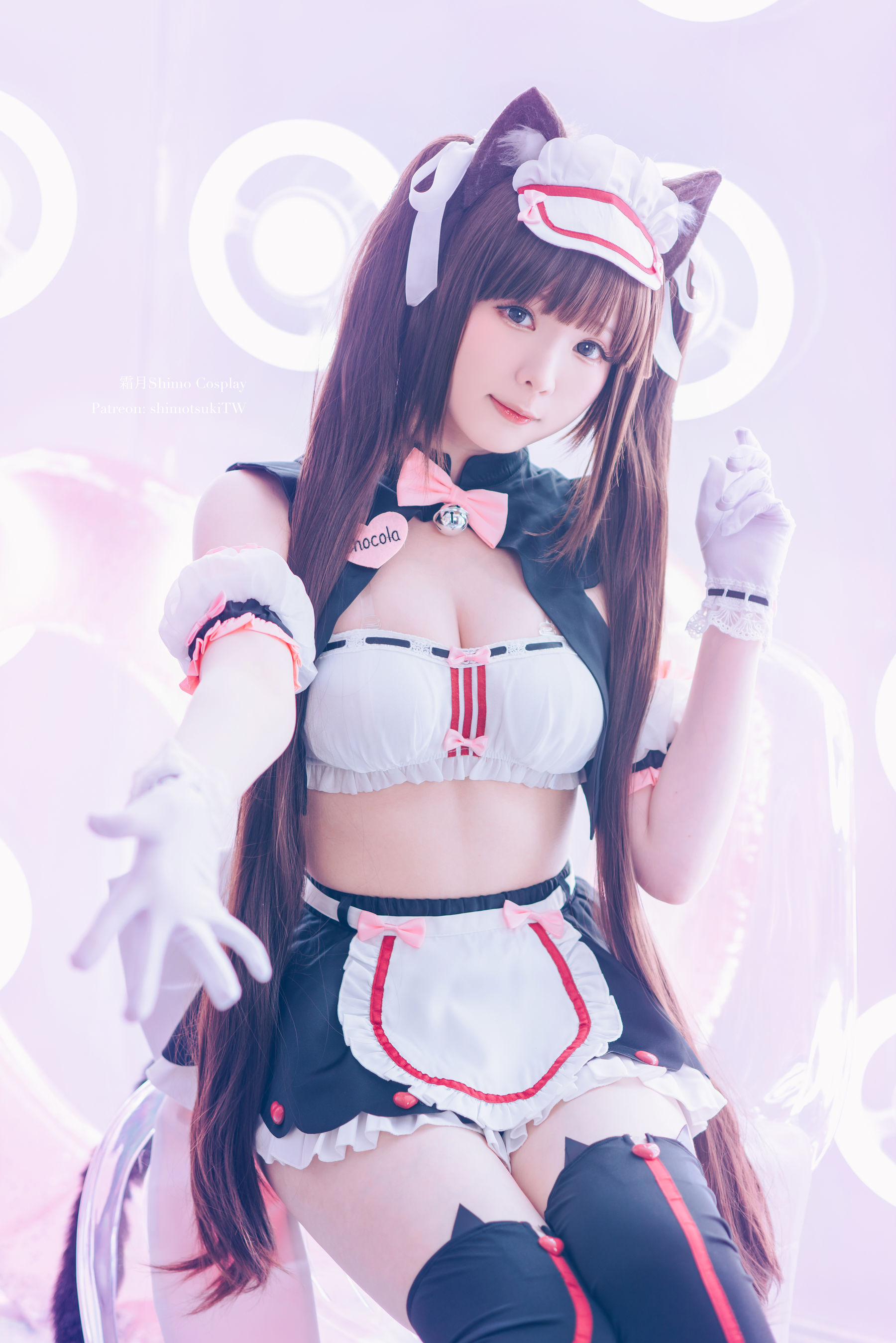 微博妹纸霜月shimo – 巧克力赛车服 [12P]