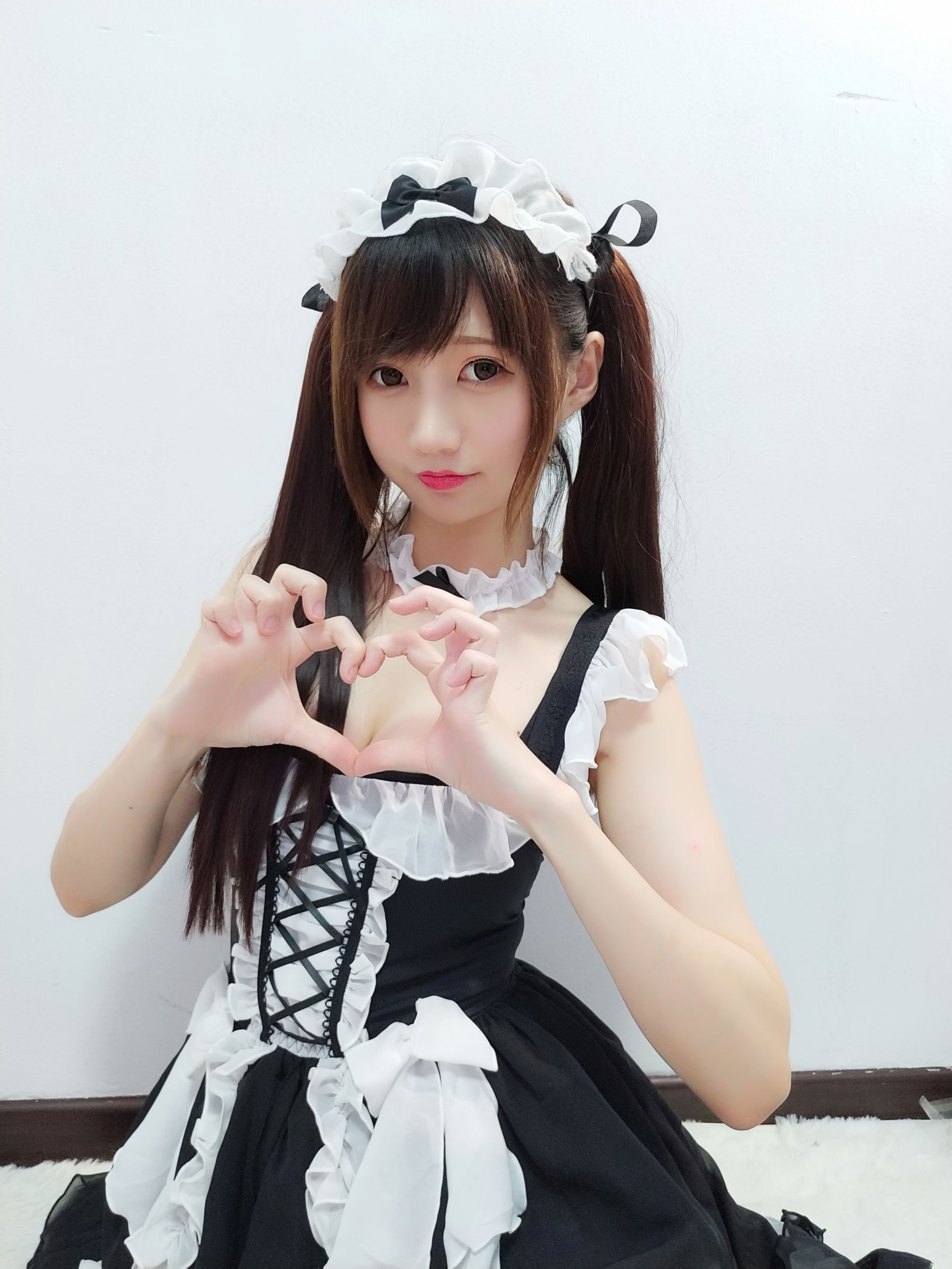 NAGISA魔物喵 – 女仆小姐 [9P]