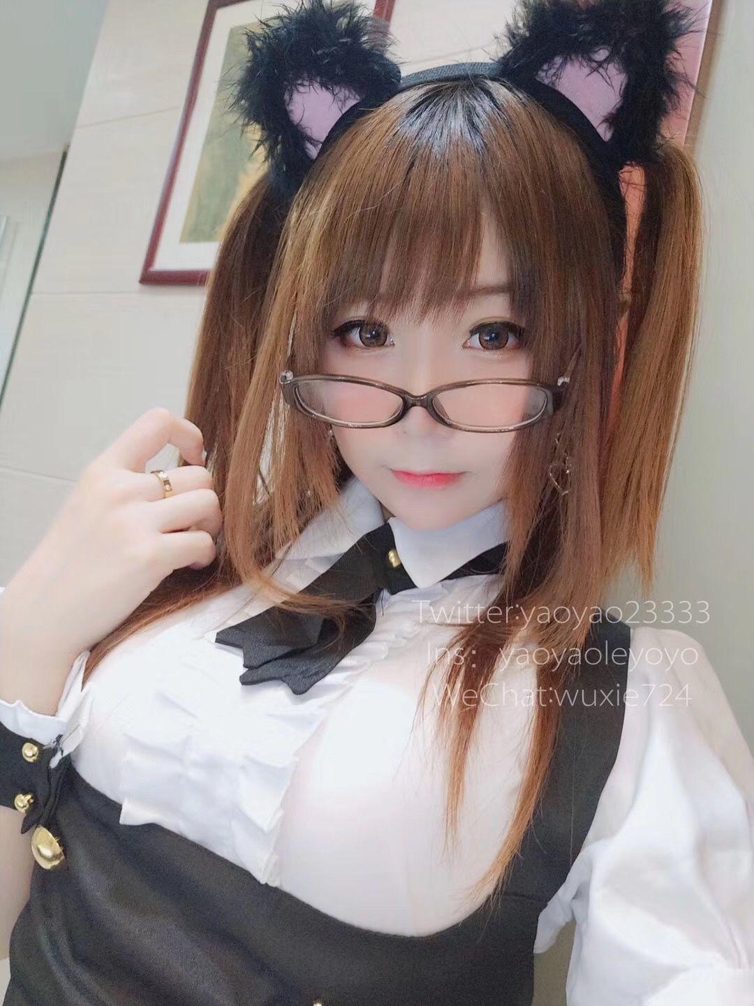 [萝莉COS] 摇摇乐yoyo – 黑丝女仆 [59P]