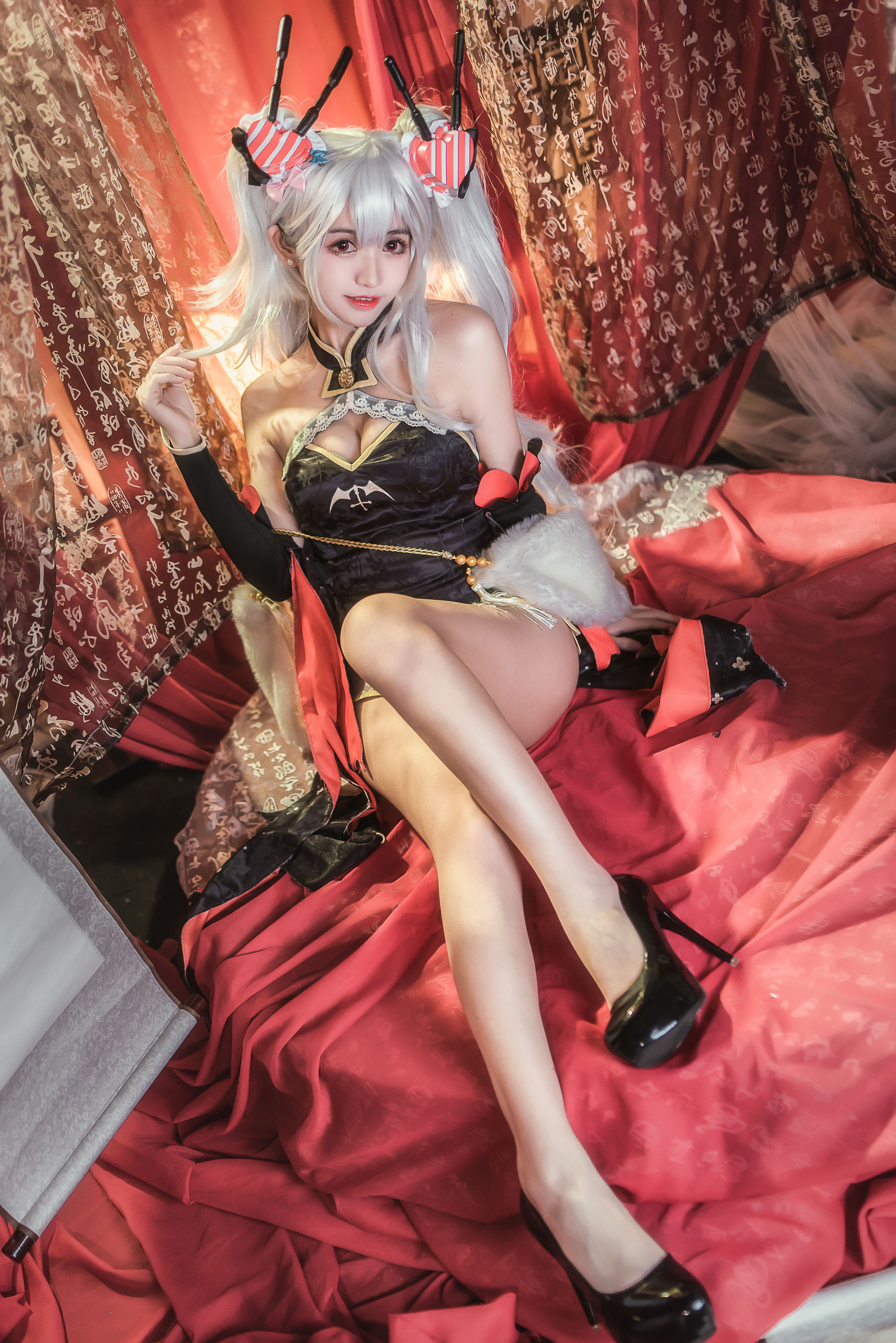 超人气Coser鳗鱼霏儿 碧蓝华裳 吸血鬼 [12P]