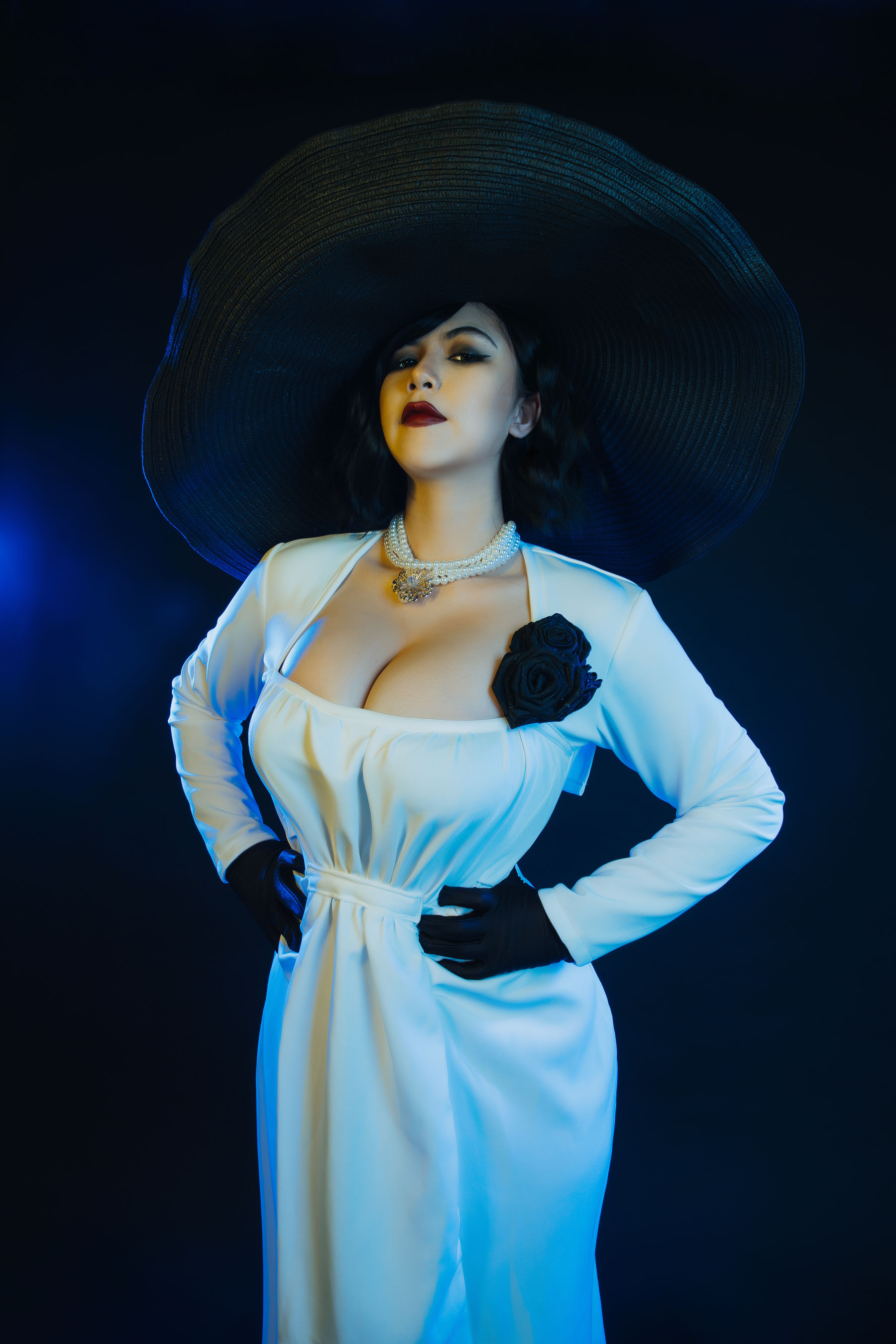 Uy Uy – Lady Dimitrescu [26P]