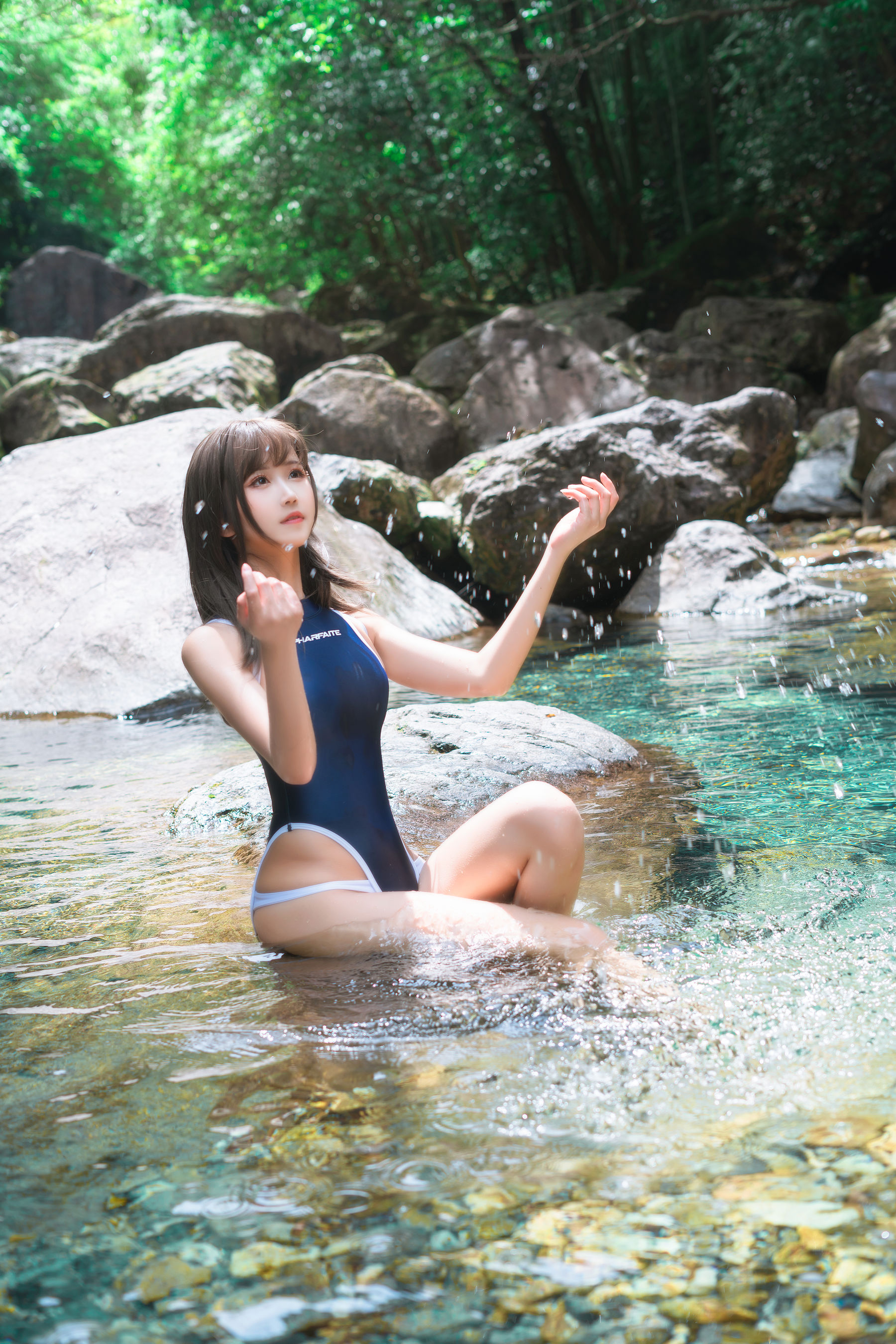 微博妹子三度_69 – 竞泳 [21P]