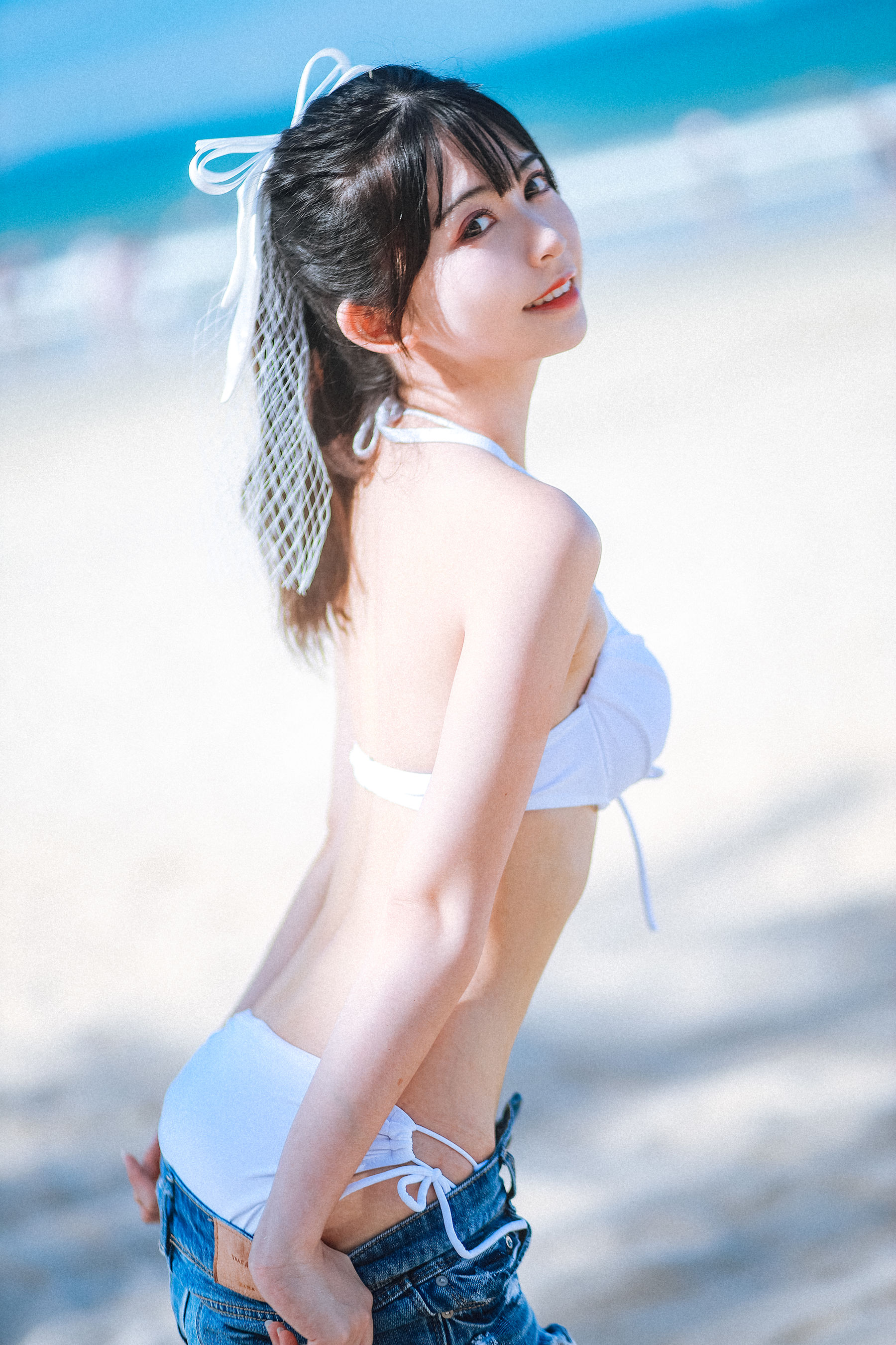 超人气Coser鳗鱼霏儿 – 海边 [18P]