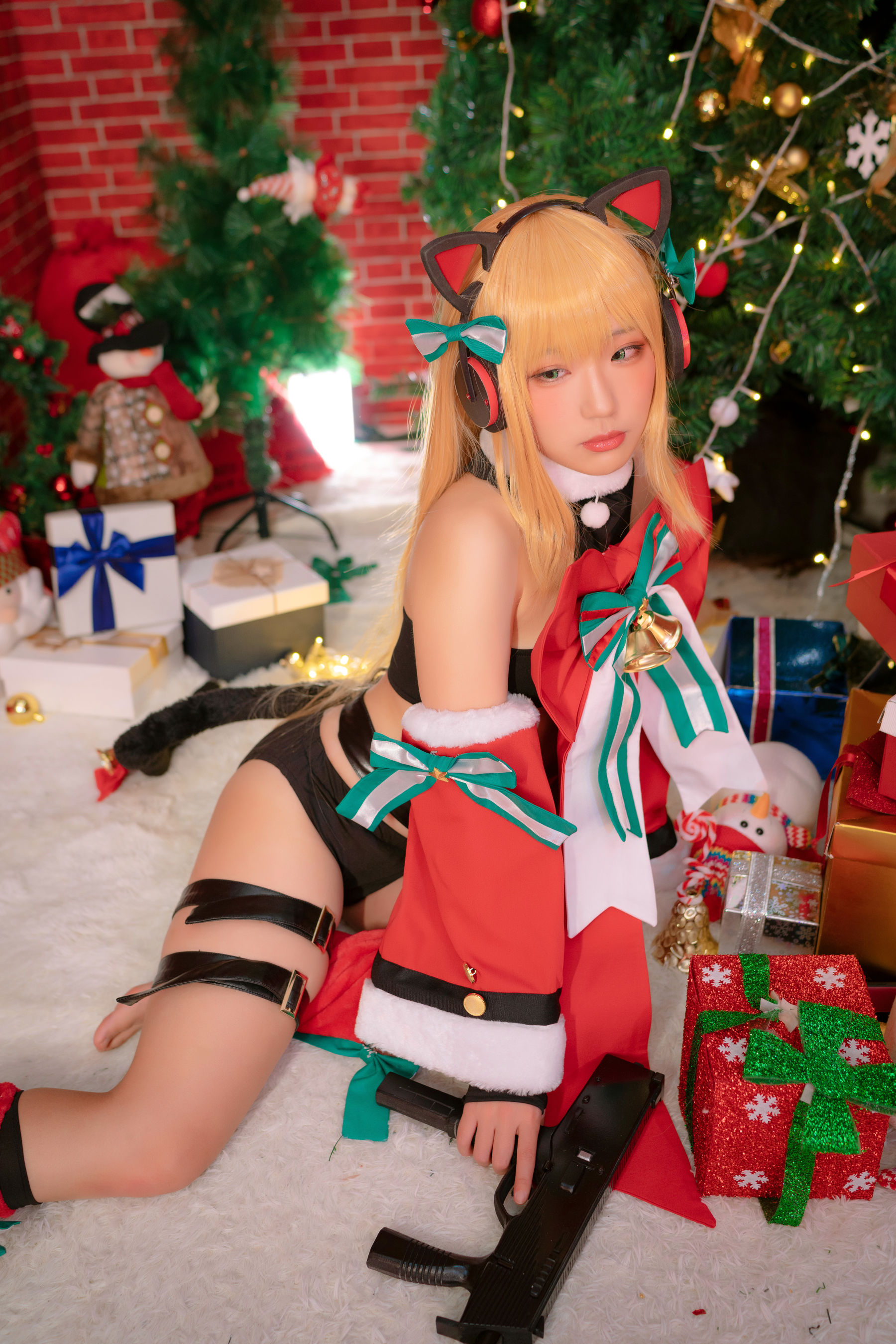 动漫博主Mime弥美 – 少女前线 TMP 圣诞节 [15P]