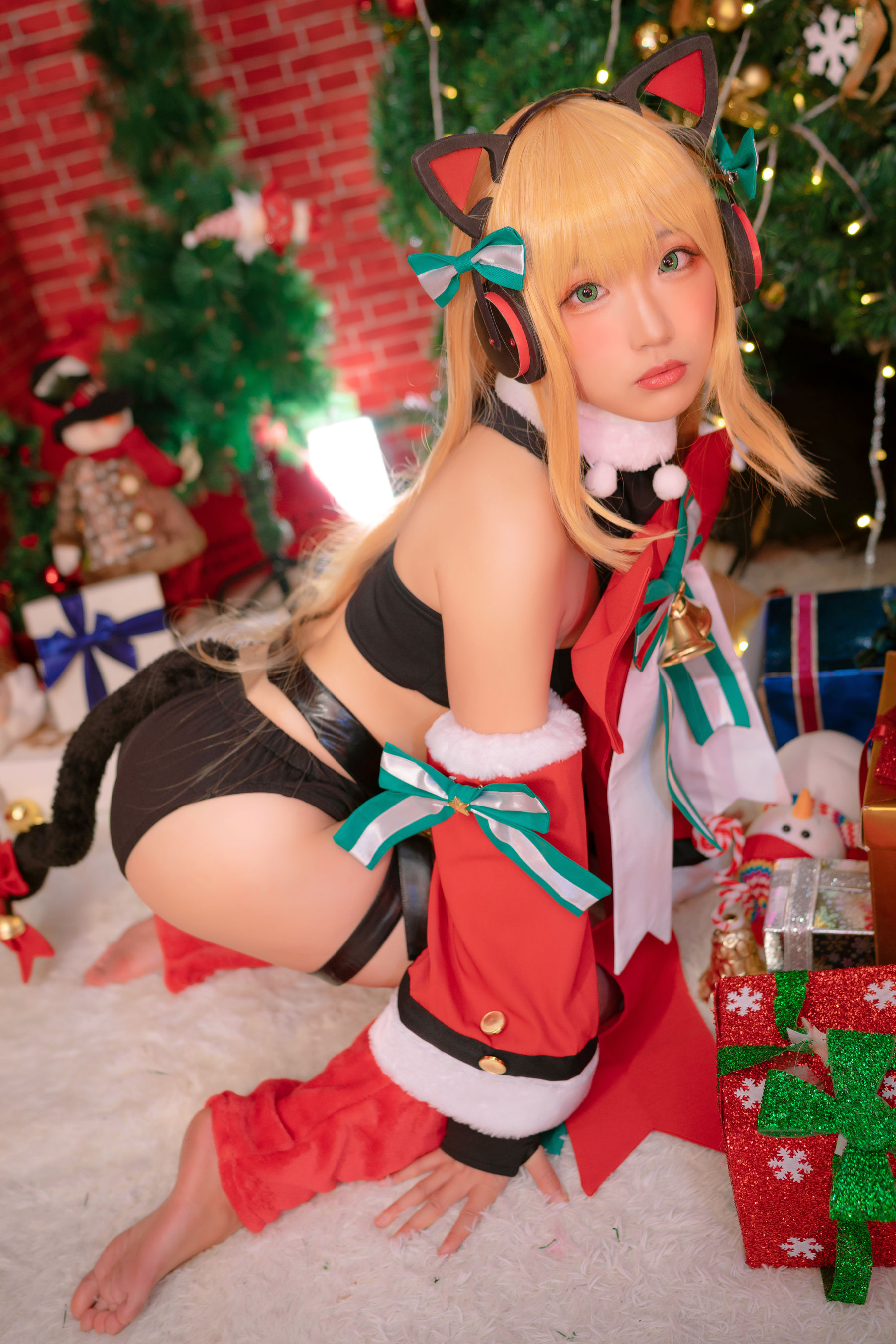 动漫博主Mime弥美 – 少女前线 TMP 圣诞节 [15P]