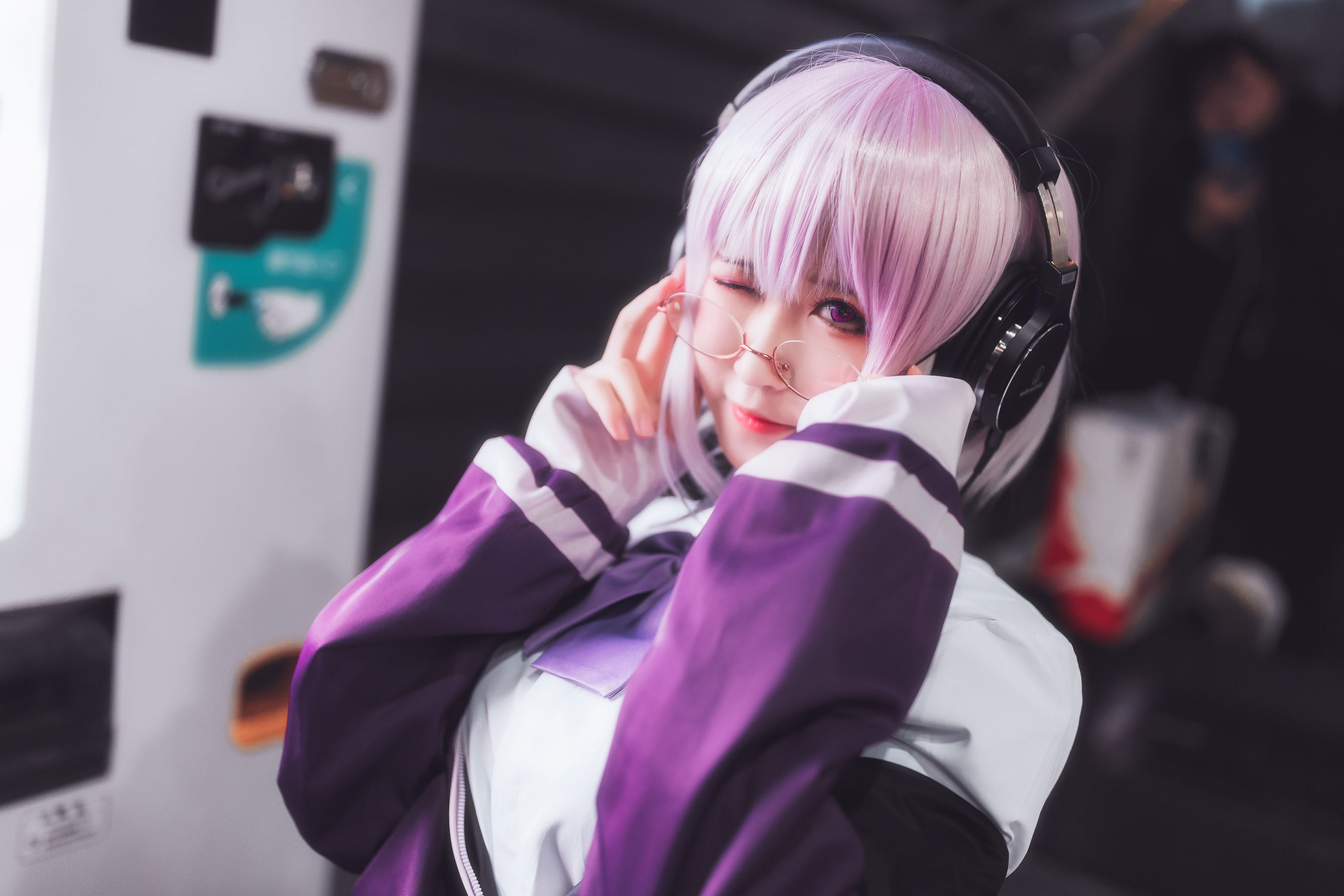 微博妹子三度_69 – 电光超人古立特 [9P]