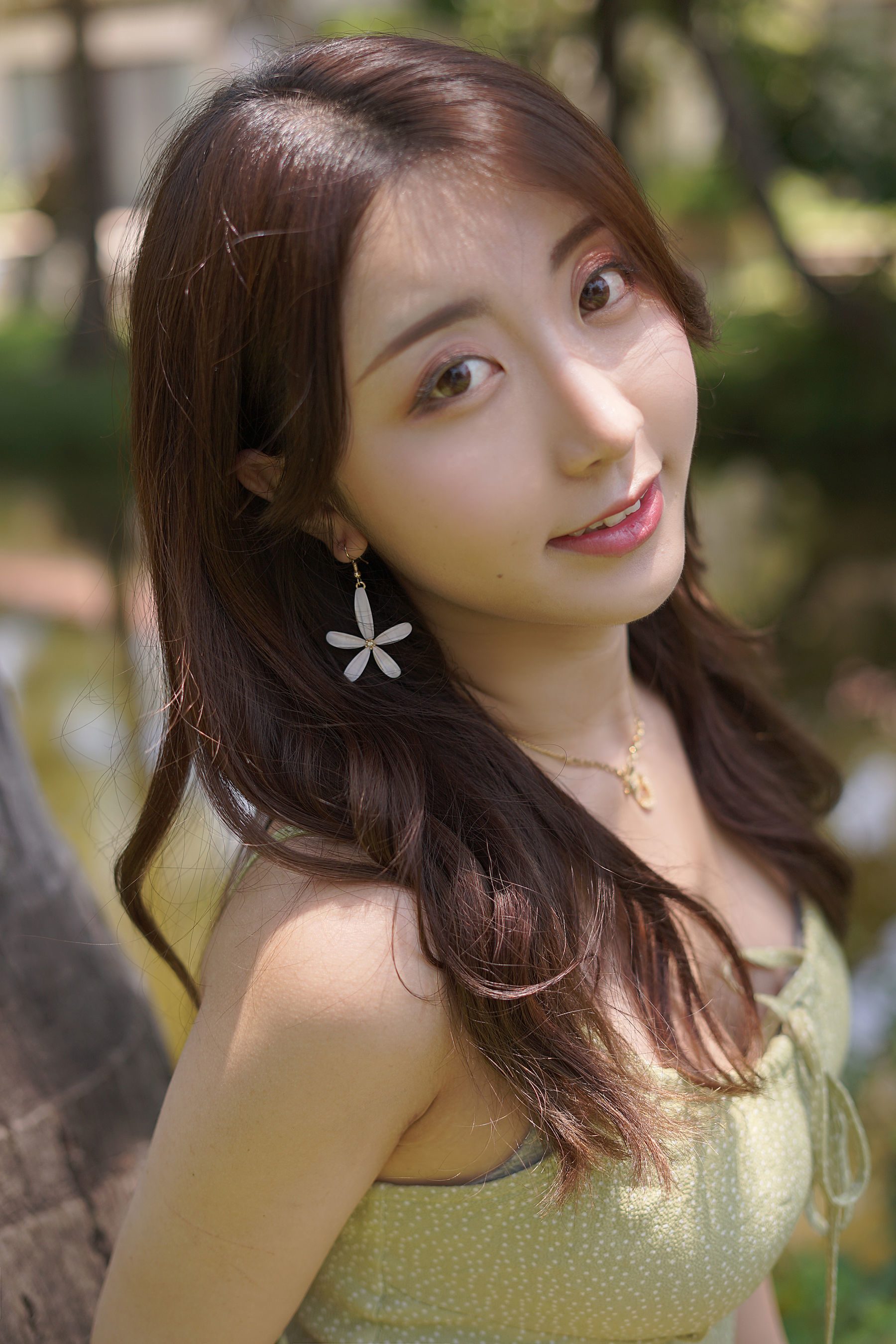 人气Coser黑川 – 海岛之旅 绿色连衣裙 [17P]