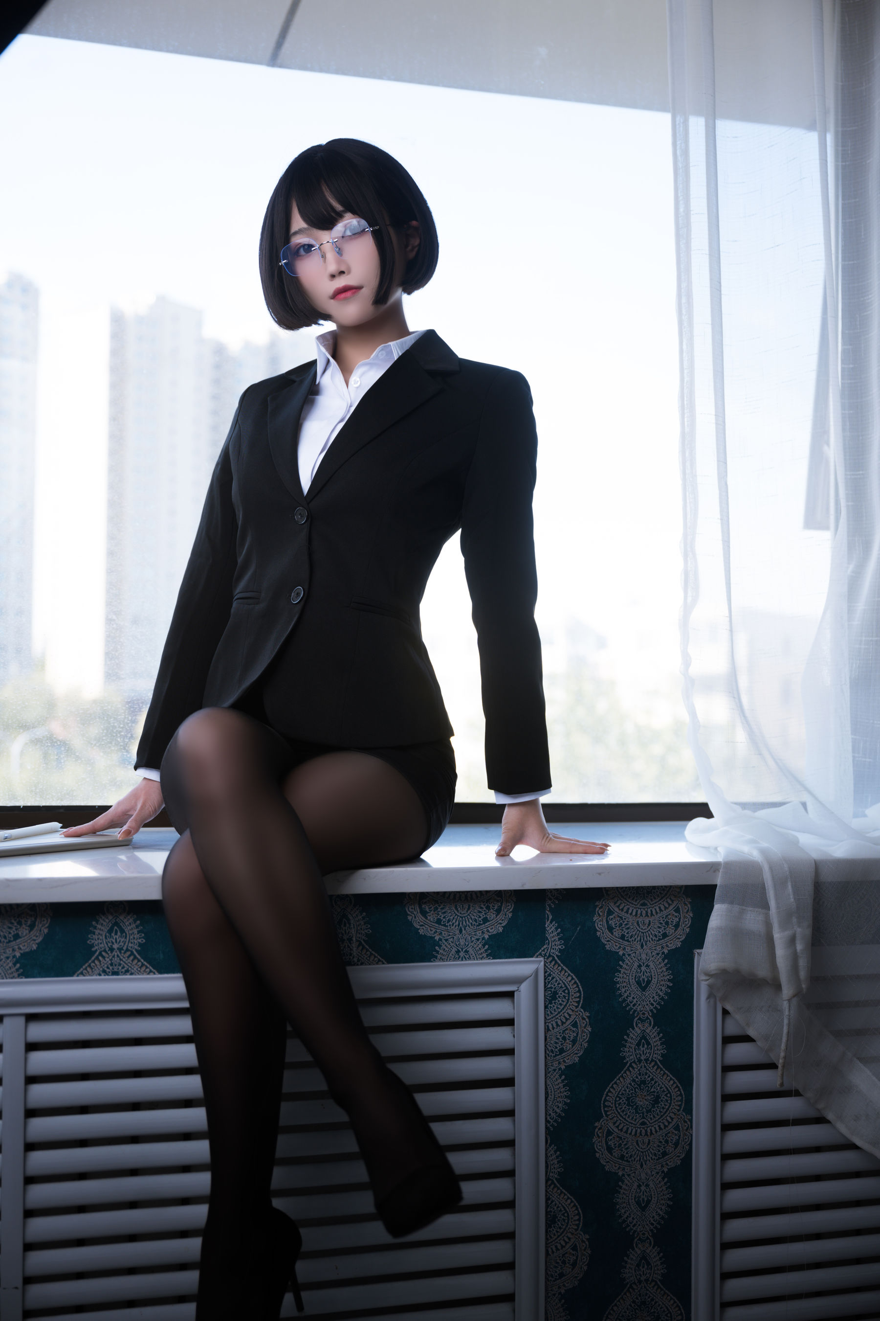 Cosplay汪知子 – 黑丝OL [16P]