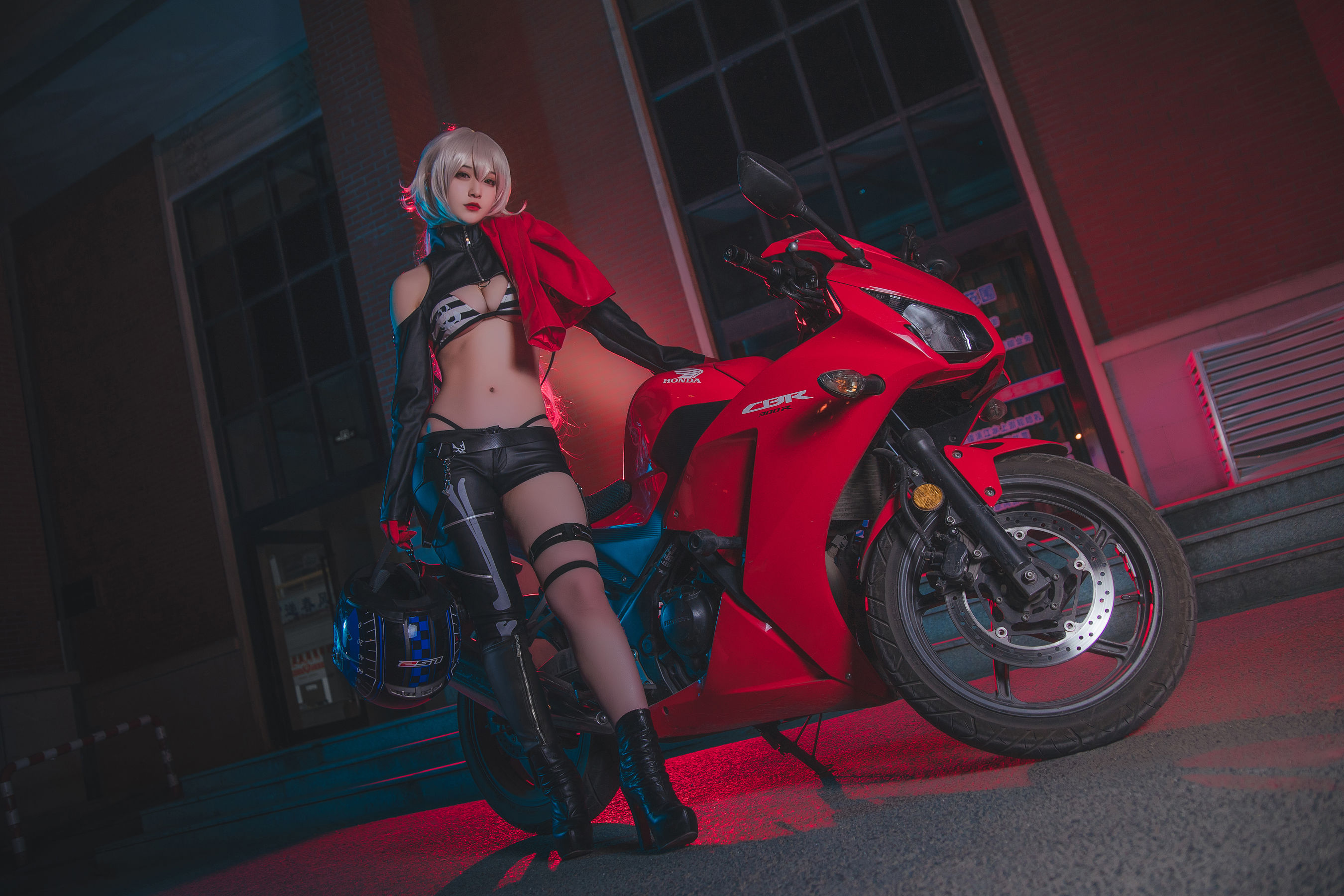 [Cosplay写真] 动漫博主铁板烧鬼舞w – 中山码头黑贞黑呆双人 [23P]