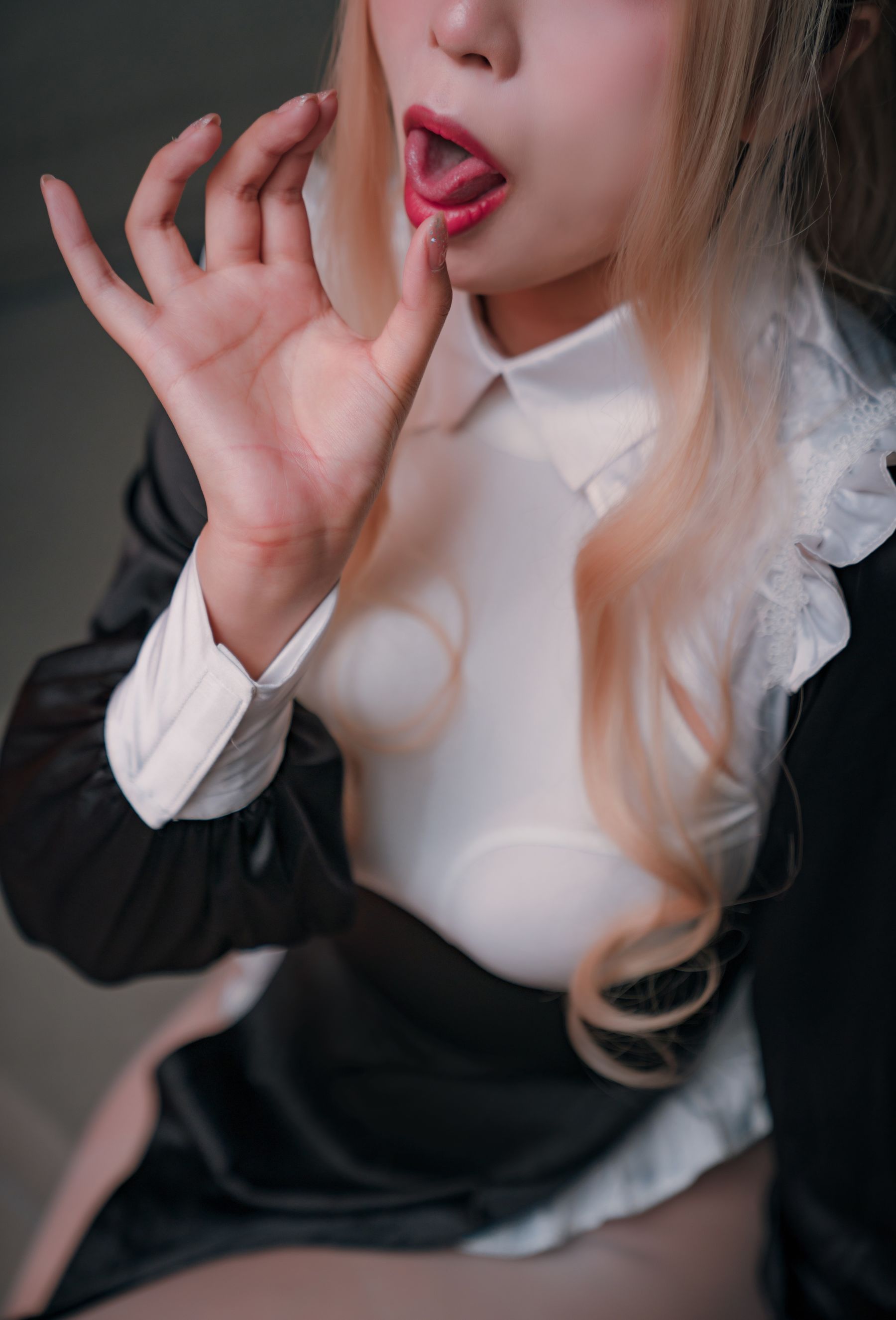 轩萧学姐 – 修女 [49P]