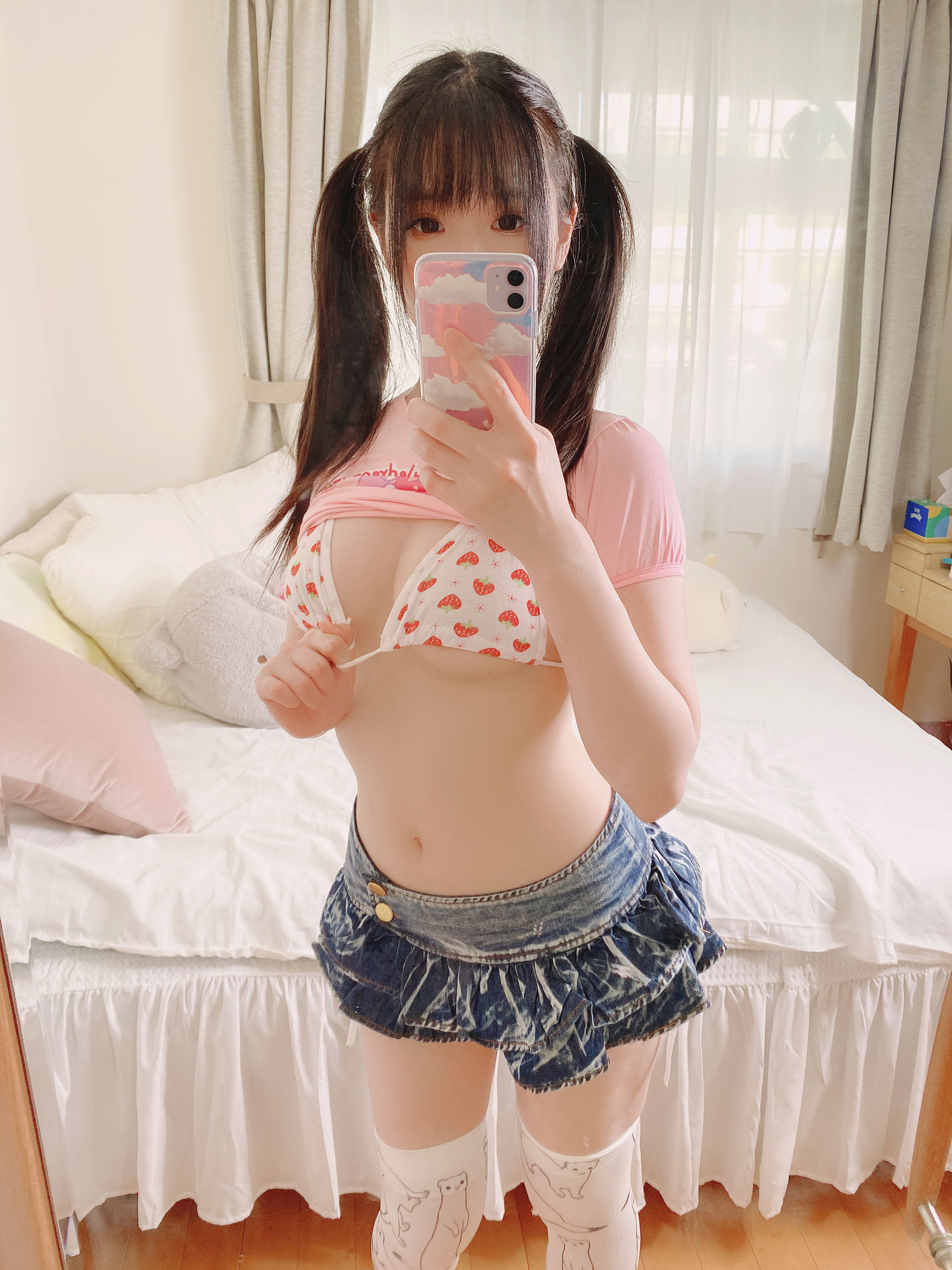 微博妹纸霜月shimo – 女児服着てみた [16P]