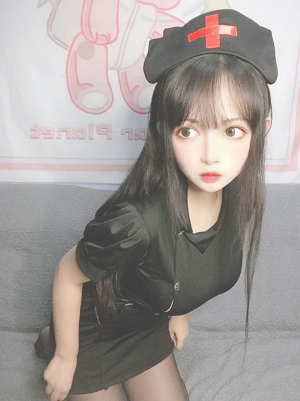 大眼萌妹黑猫猫OvO – 护士喵 [19P]