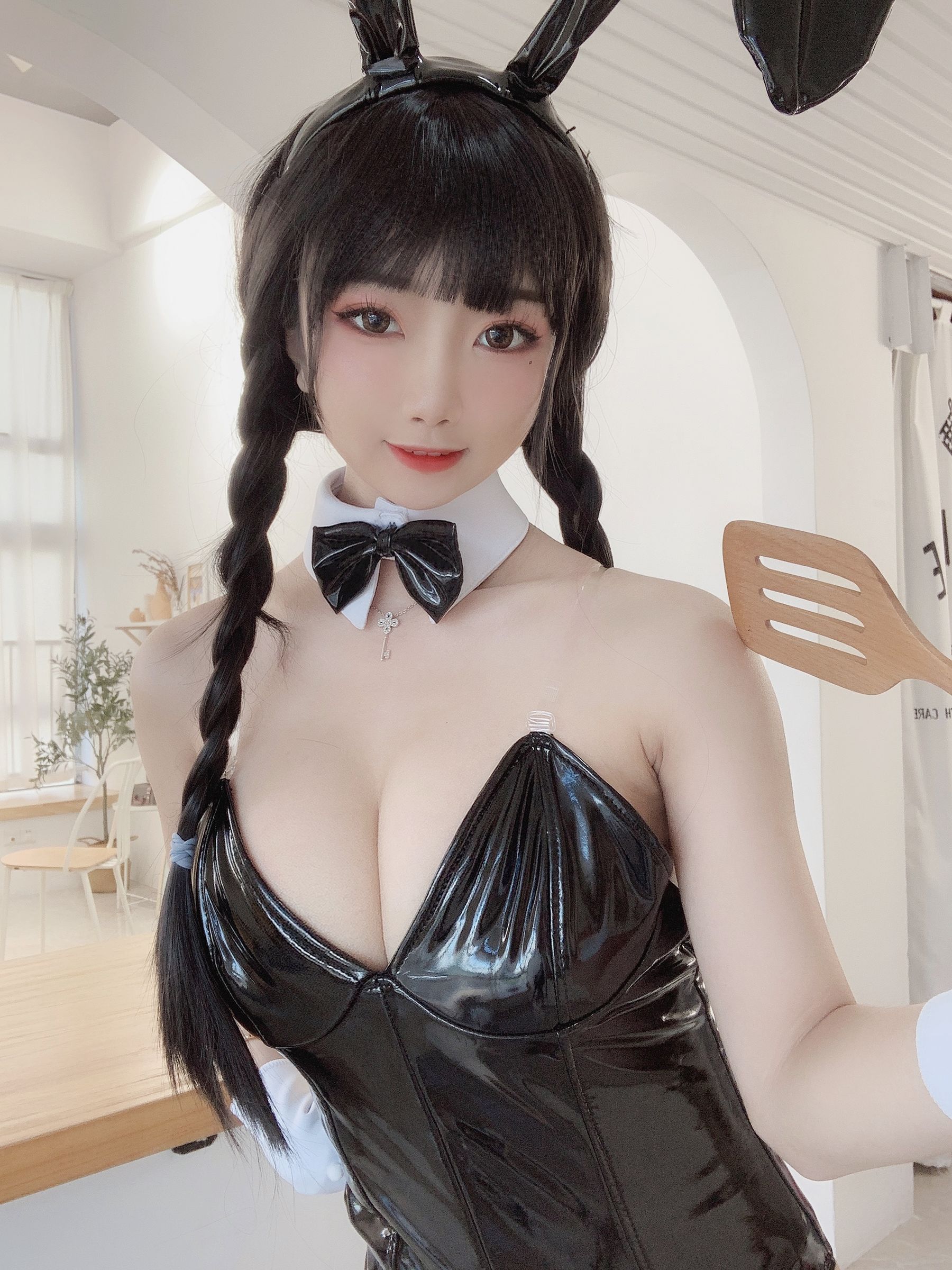 白嫩美少女鬼畜瑶 – 黑色兔女郎 [40P]