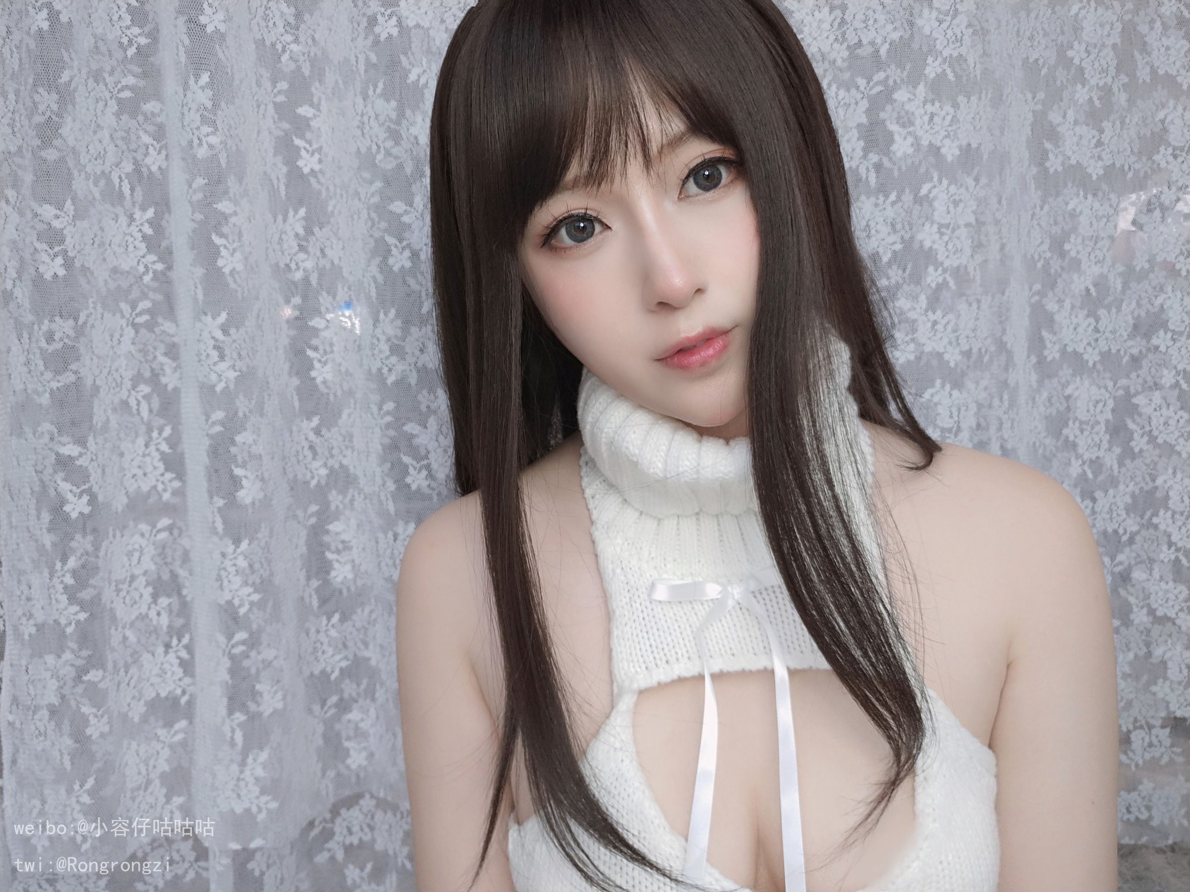 小容仔咕咕咕 – 纯白毛衣 [22P]