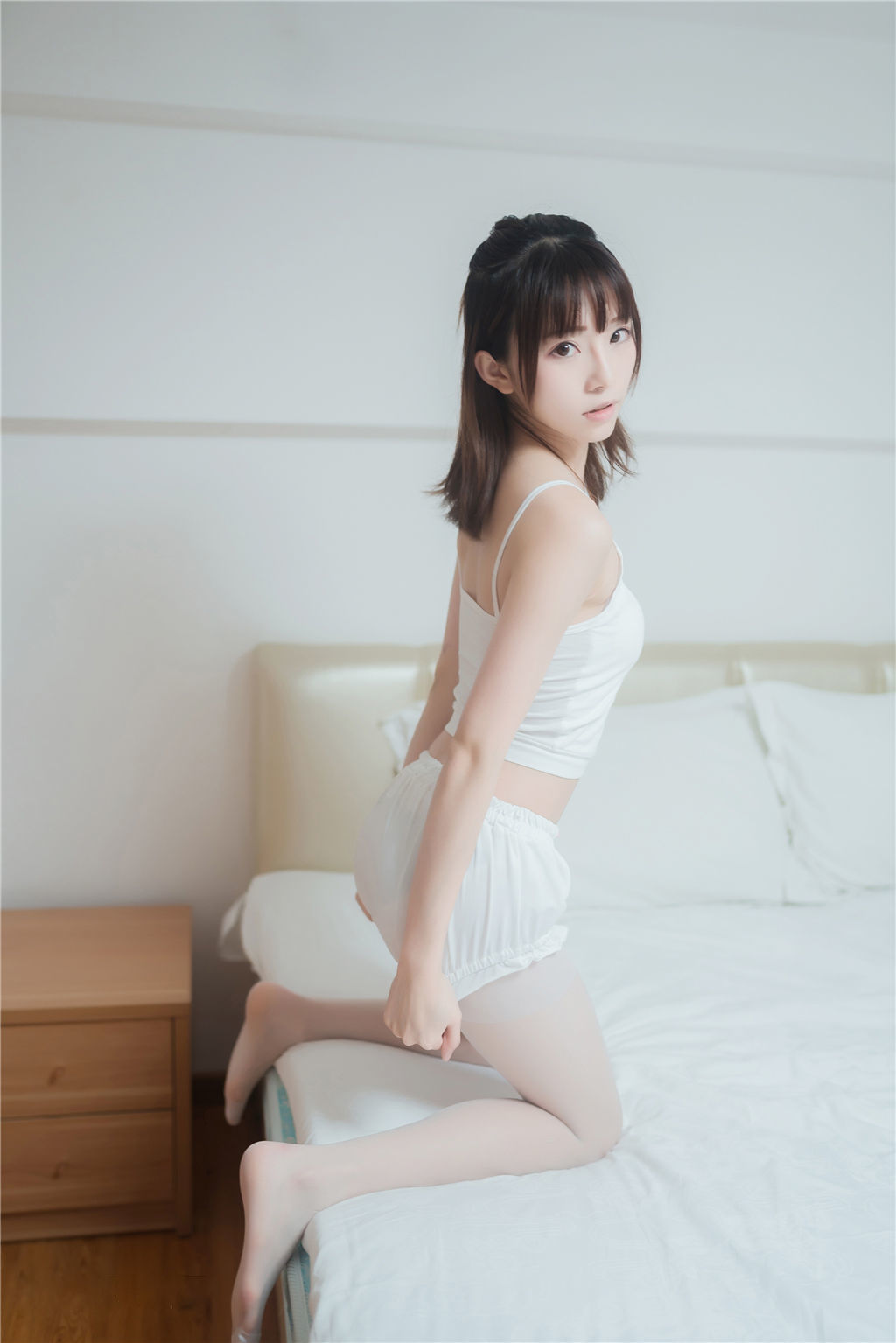 动漫博主Kitaro_绮太郎 – 白丝套装 [42P]