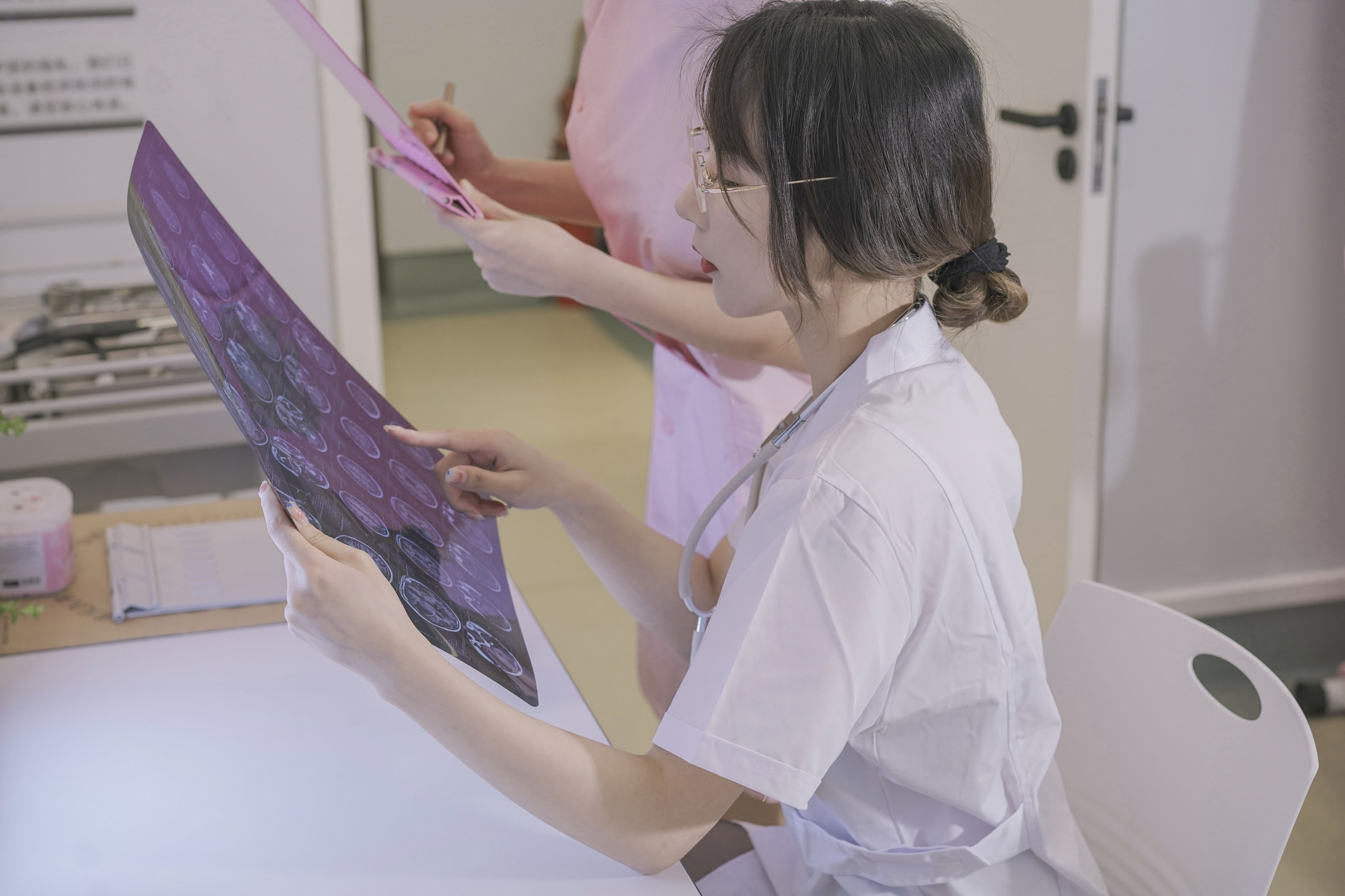 云溪溪&#038;奶桃桃 N47医护 [80P]