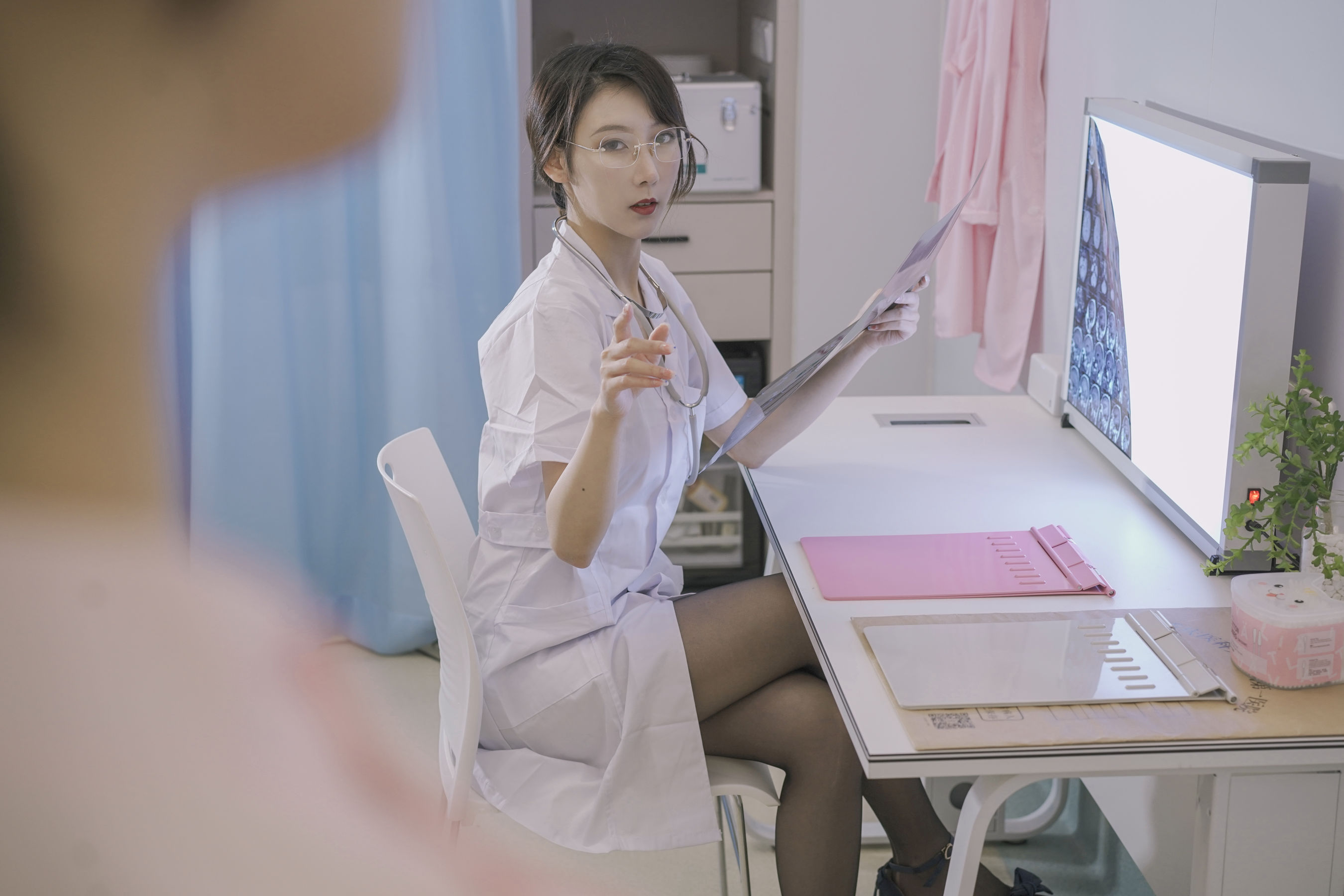 云溪溪&#038;奶桃桃 N47医护 [80P]