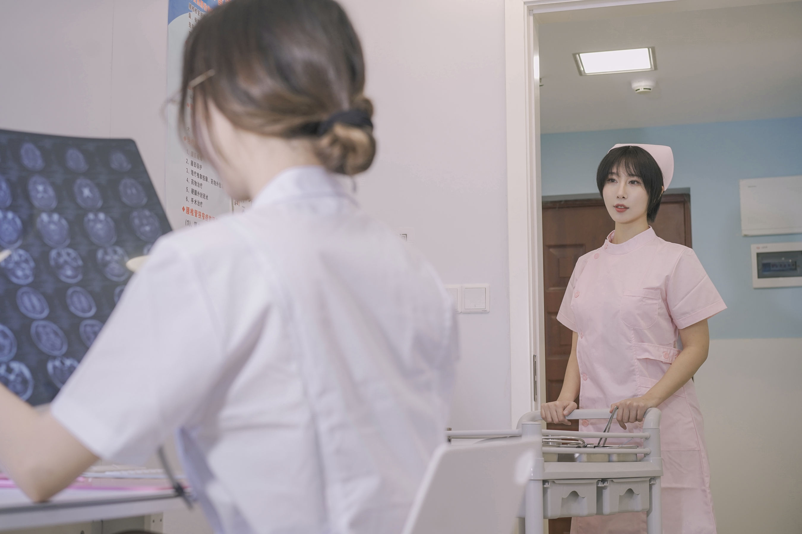 云溪溪&#038;奶桃桃 N47医护 [80P]