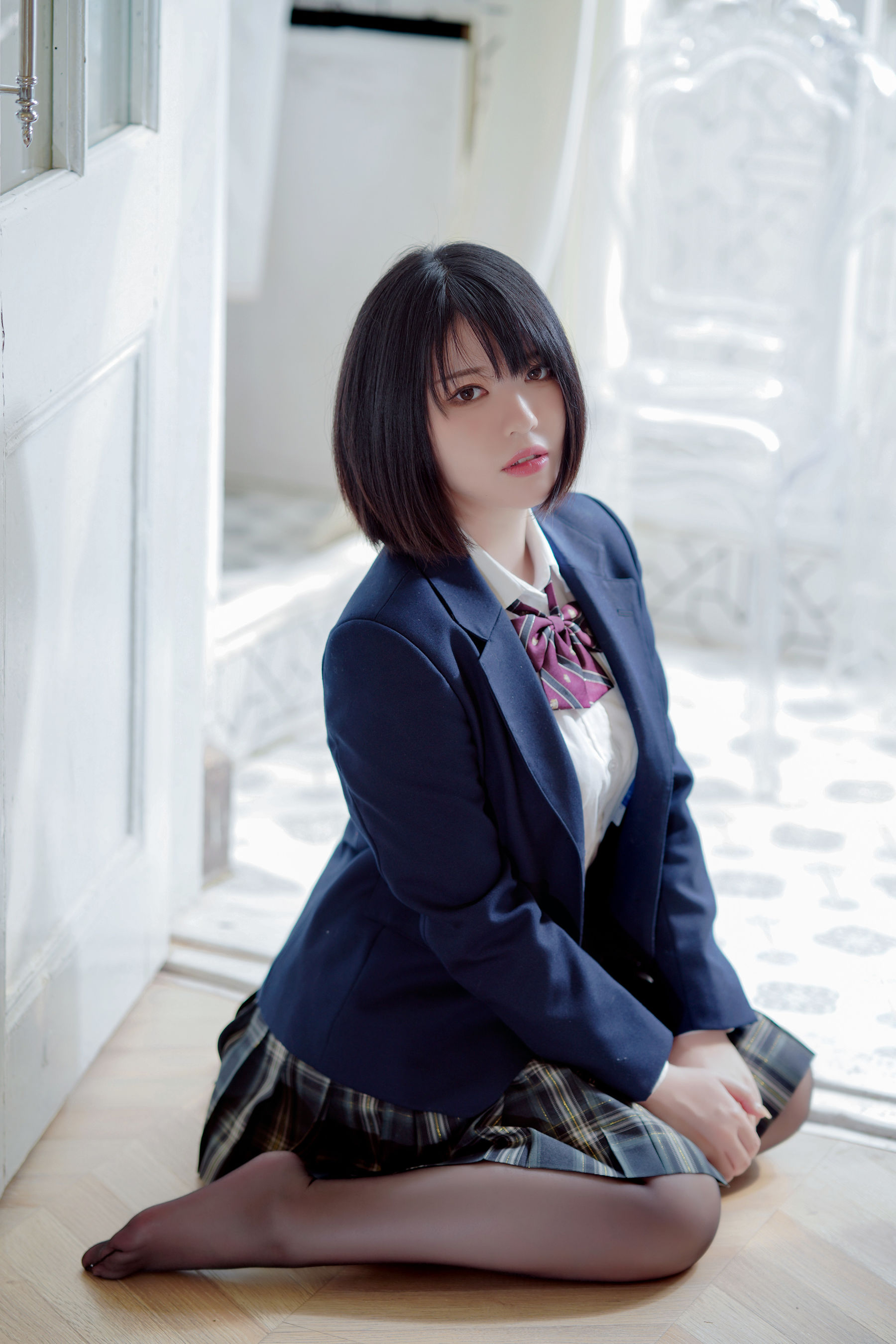 半半子 – 彼女の制服姿が好き [54P]