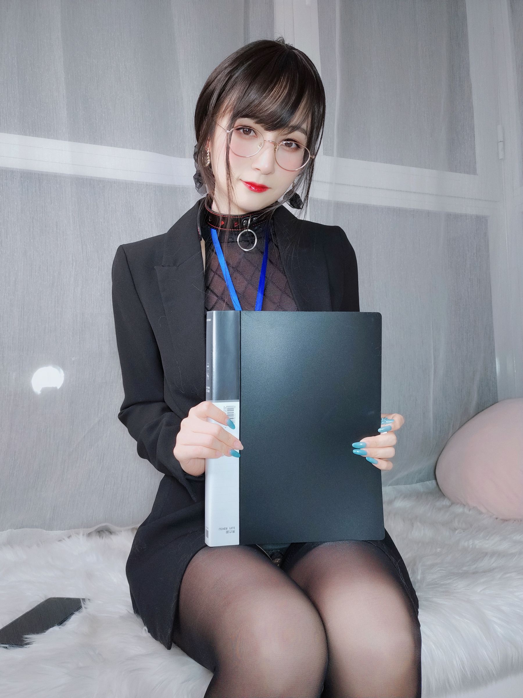 Coser小姐姐白银 – 黑丝情趣 [128P]