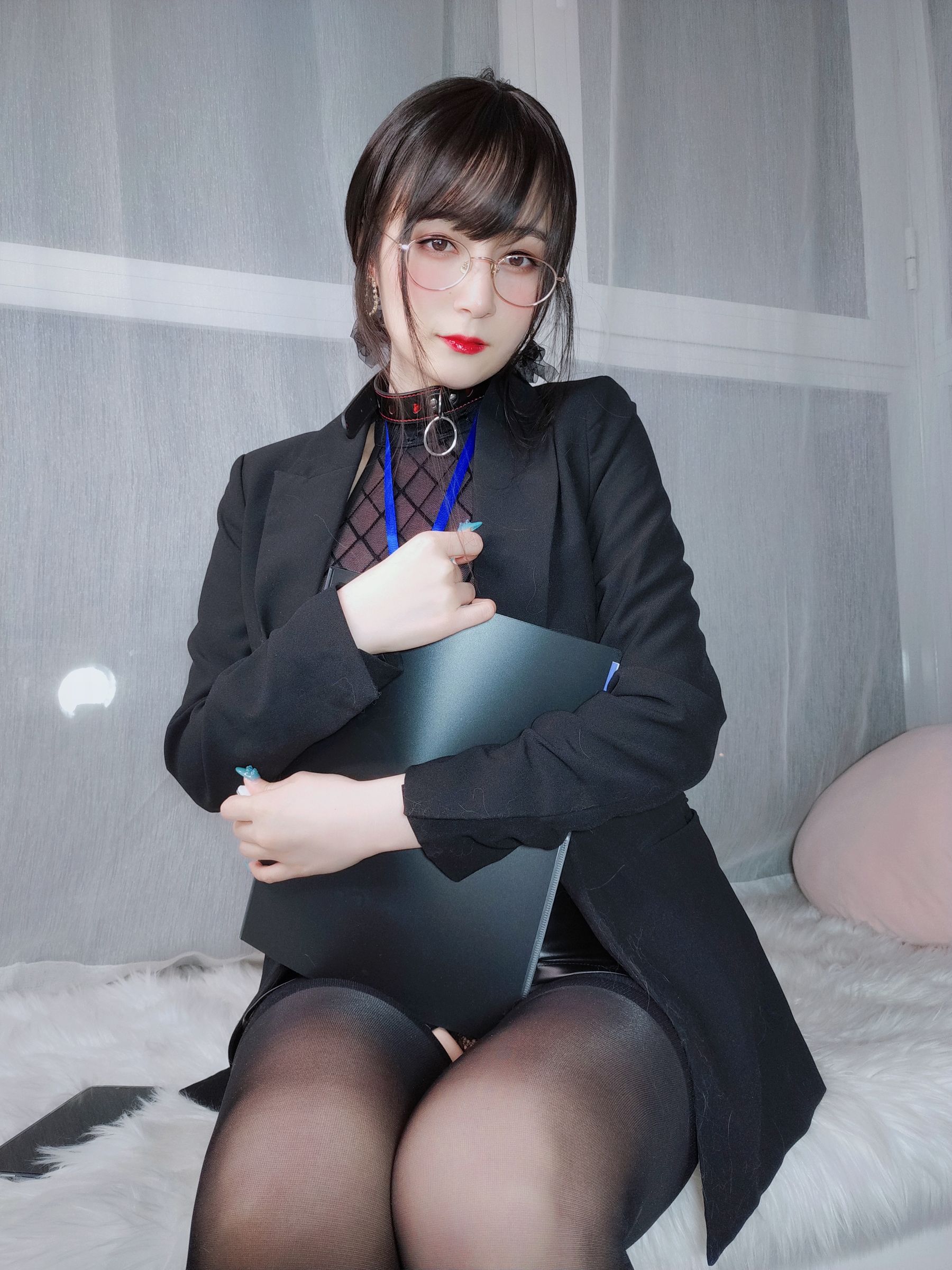 Coser小姐姐白银 – 黑丝情趣 [128P]