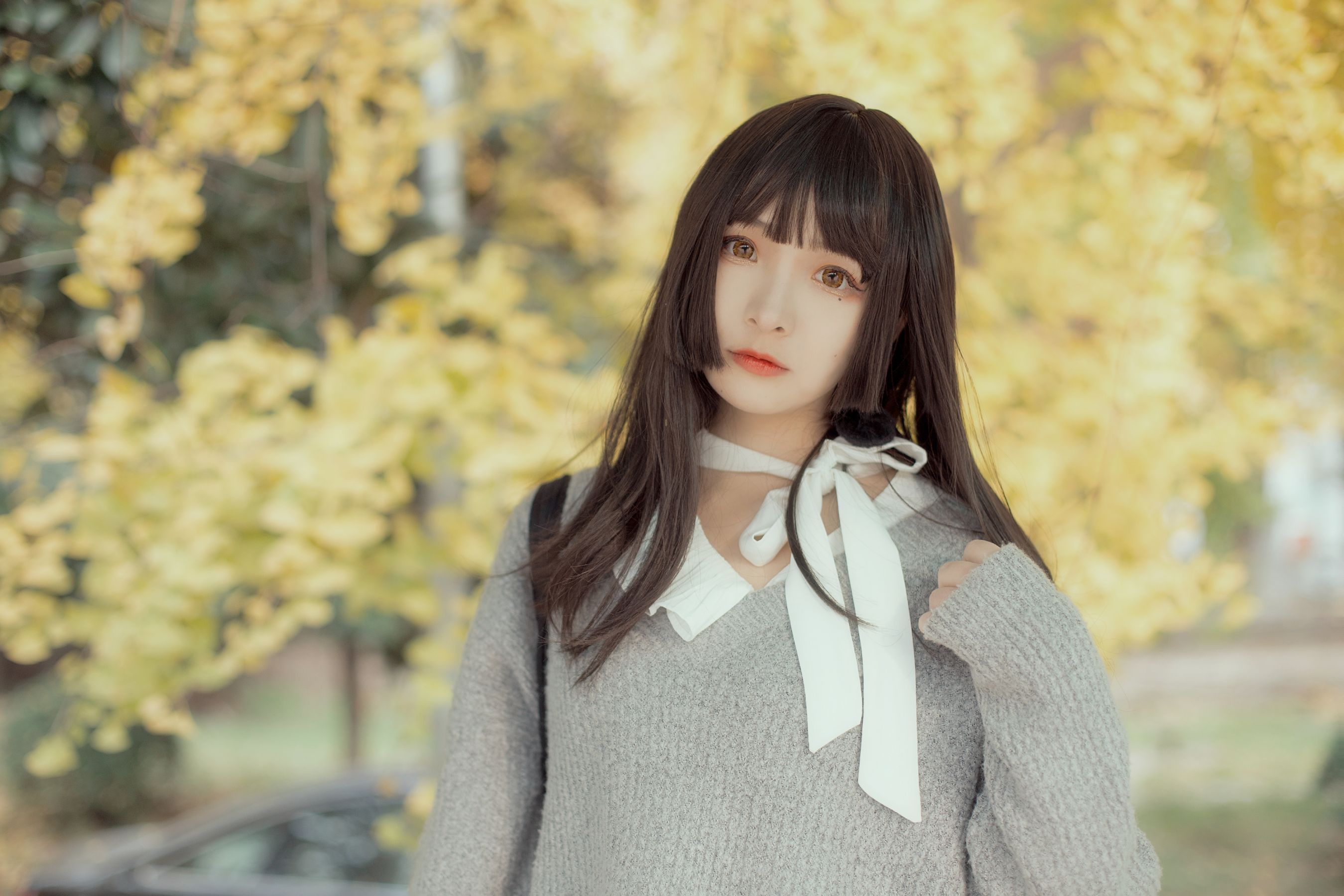 [Cosplay写真] 二次元美女古川kagura – 银杏树下 [21P]