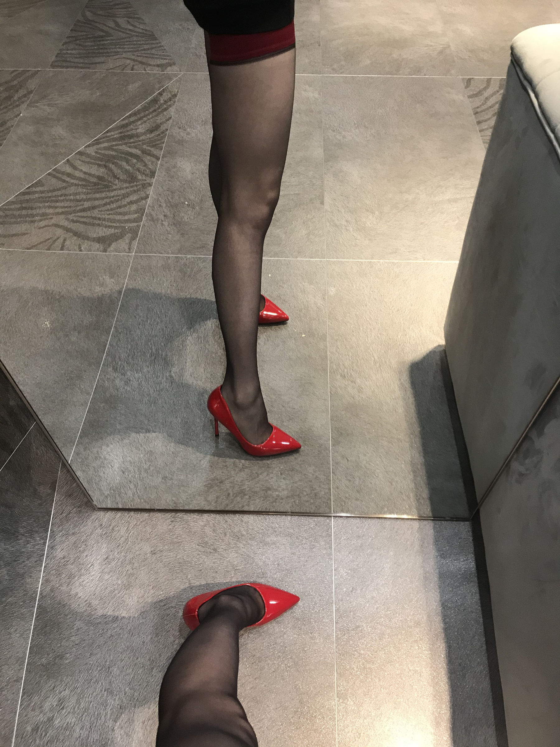 丝足博主麋鹿_Monroe 2020.04.02 黑色丝情 [50P]