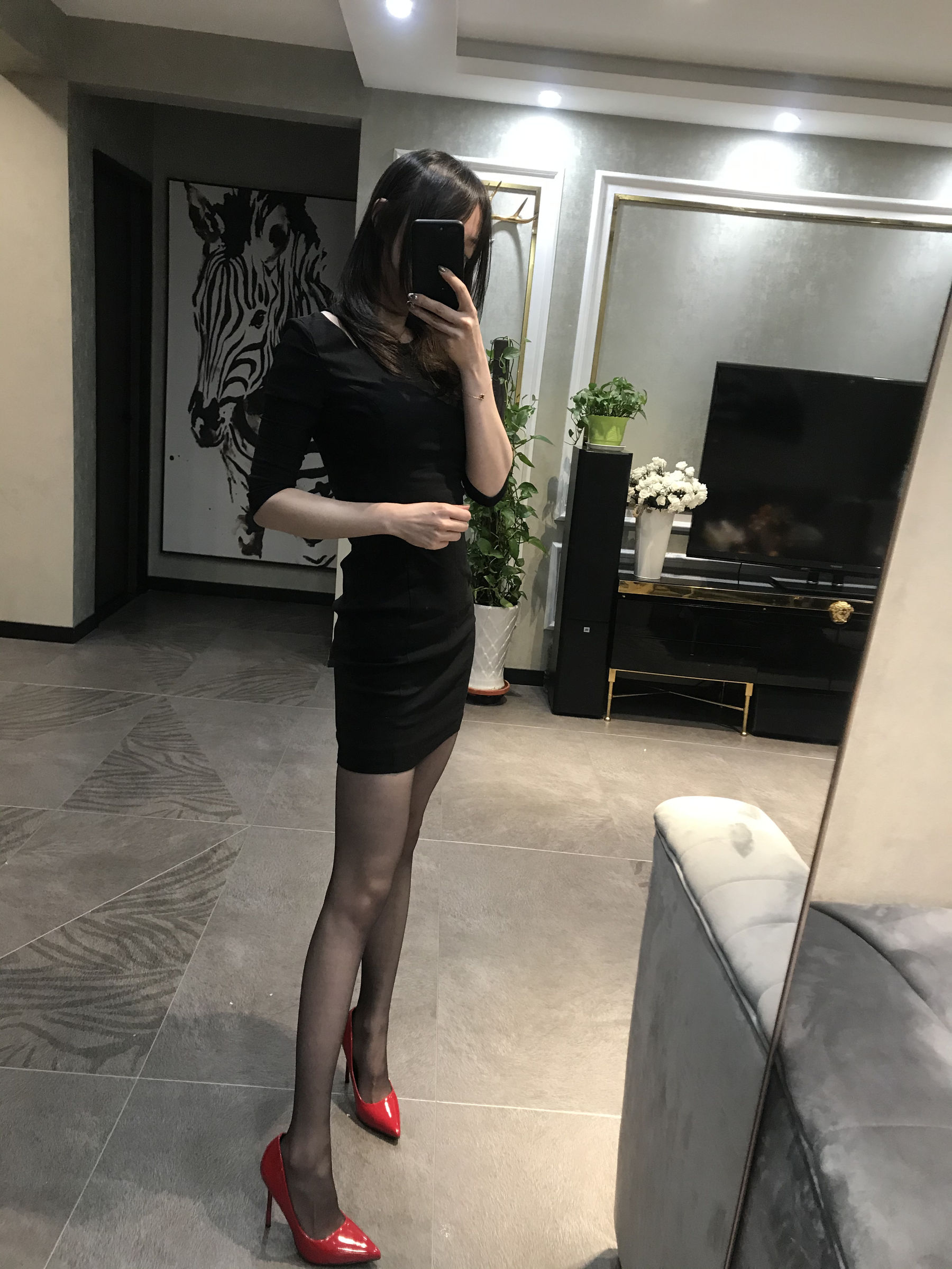 丝足博主麋鹿_Monroe 2020.04.02 黑色丝情 [50P]